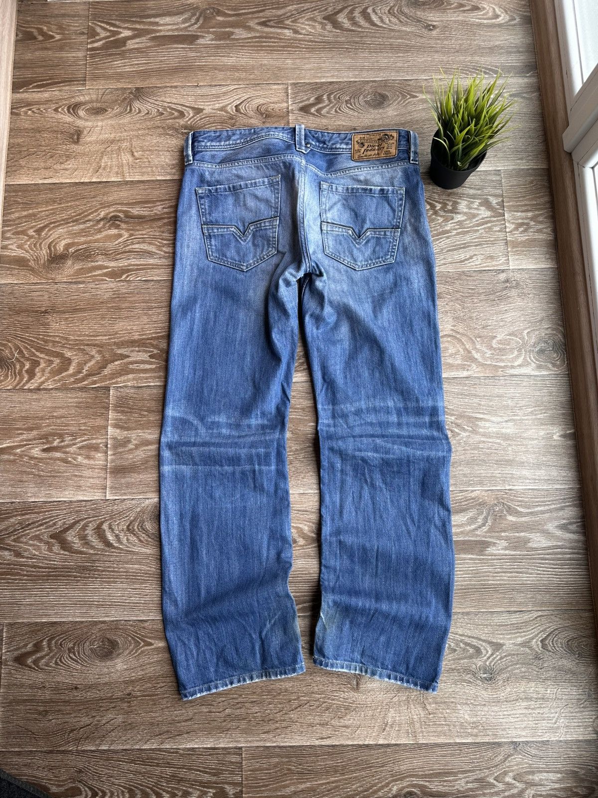 Diesel 🔥 Diesel Larkee Distressed Straight Jeans Pants Denim Rare Size US 32 / EU 48 - 2 Thumbnail