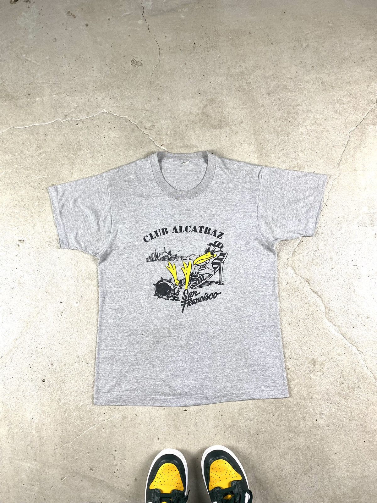 Vintage Rare! 1990's Vintage Alcatraz T Shirt Single Stitch Movie Size US L / EU 52-54 / 3 - 1 Thumbnail