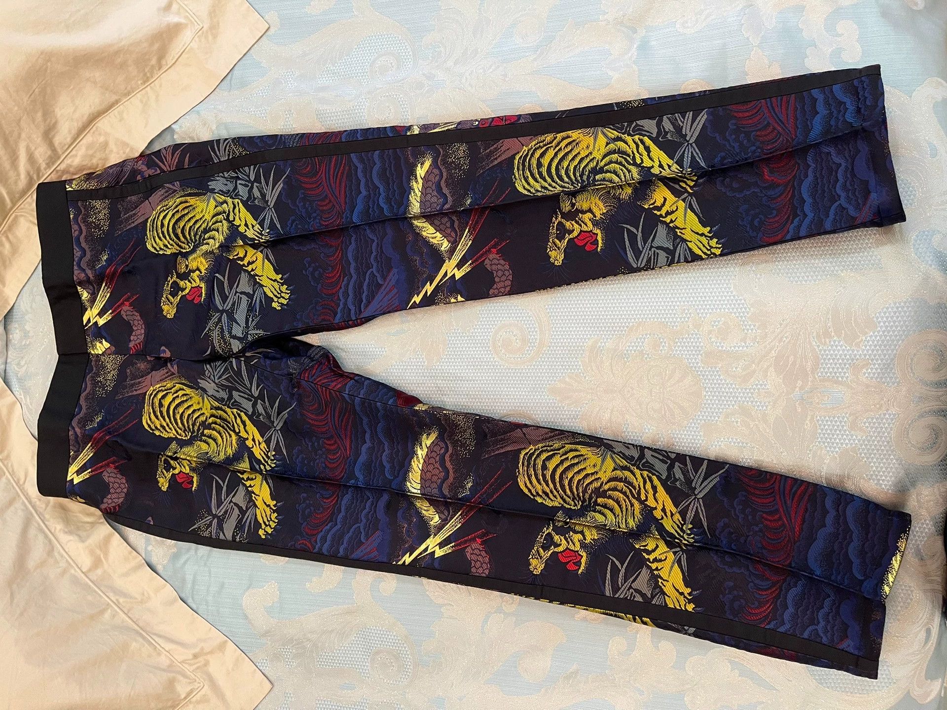 Gucci Gucci 50 Custom Silk Embroidered Gold Suit Worn Size 50R - 6 Thumbnail