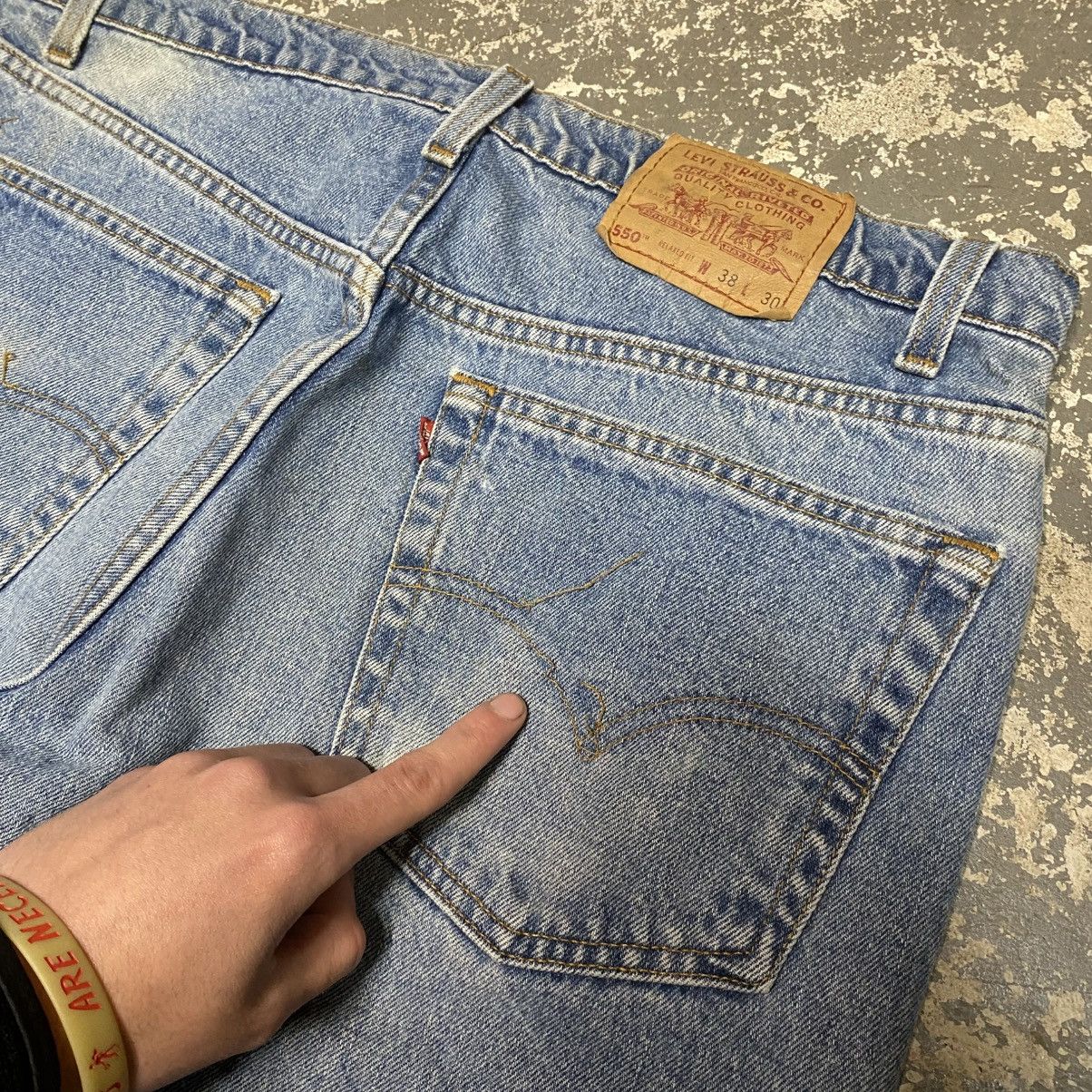 Levi's × Vintage Vintage Levi’s 550 Relaxed Fit Blue Denim Jeans USA 90s Size US 36 / EU 52 - 7 Thumbnail