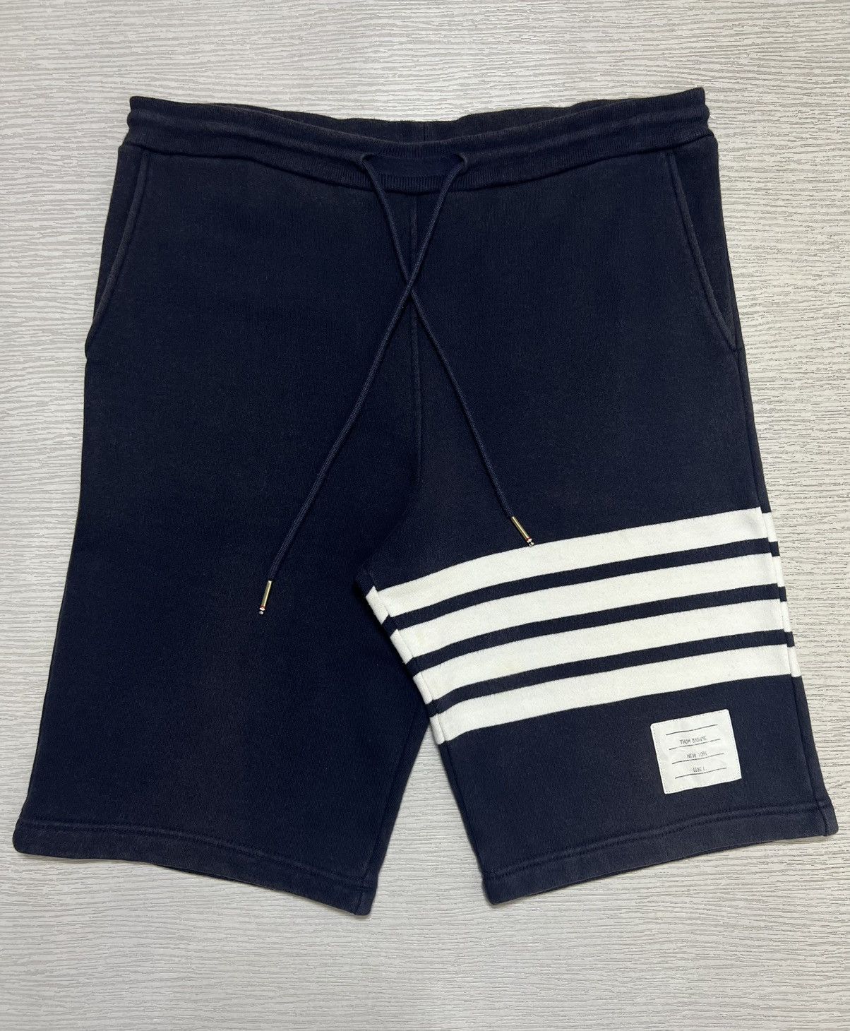 Thom Browne Thom Browne - Classic Loopback 4 Bar Sweatshorts Size US 28 / EU 44 - 1 Thumbnail