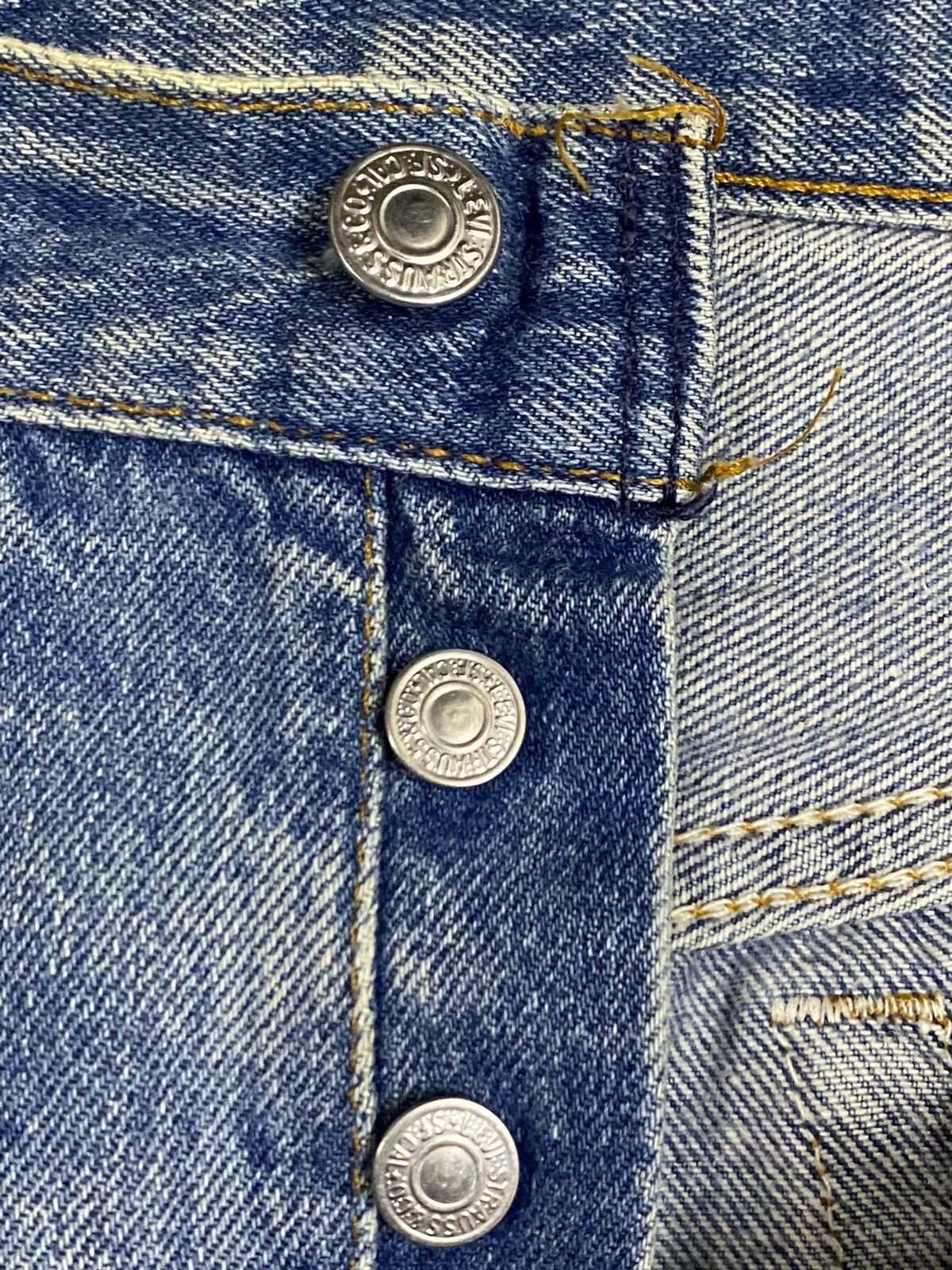 Levi's Vintage Clothing Vintage Levis 501 80’s Button 501 Distressed Loose Jeans Size US 32 / EU 48 - 11 Thumbnail