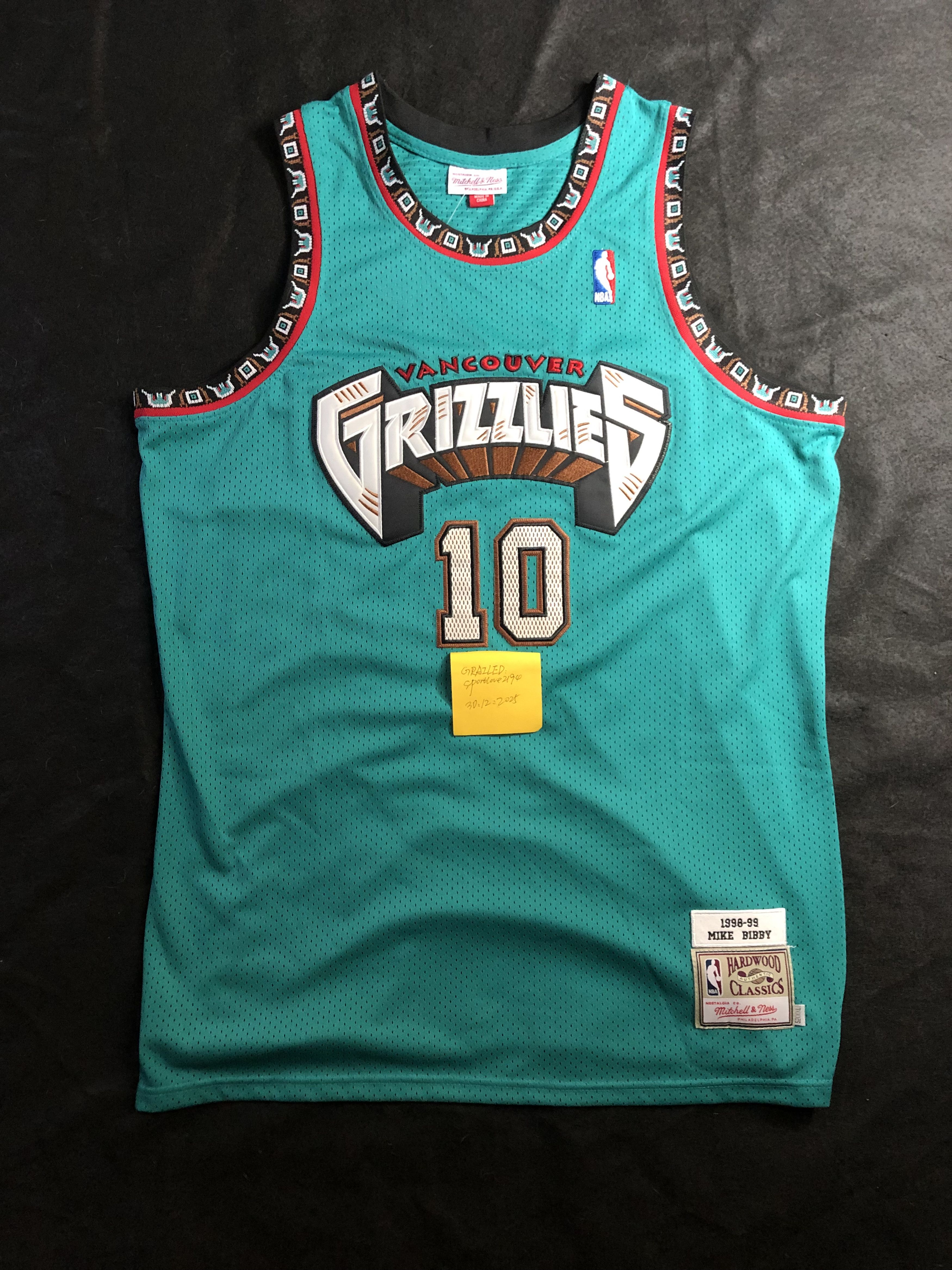 Vintage Grizzlies 10 Bibby Jersey Size US XXL / EU 58 / 5 - 1 Thumbnail