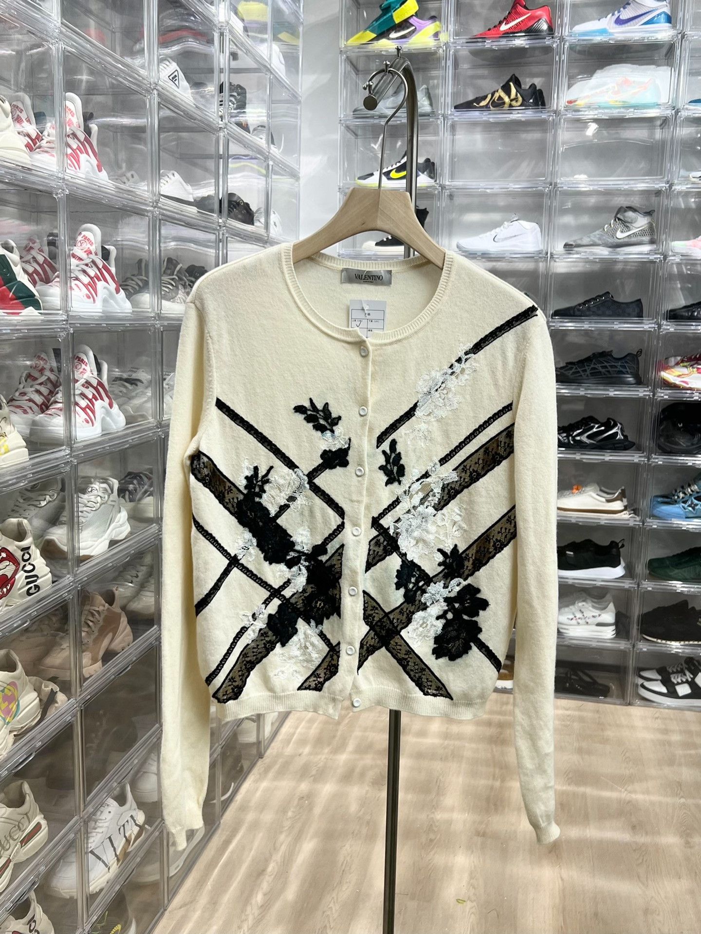 Valentino Valentino Knit Embroidered Sweater m Men Size US M / EU 48-50 / 2 - 1 Thumbnail
