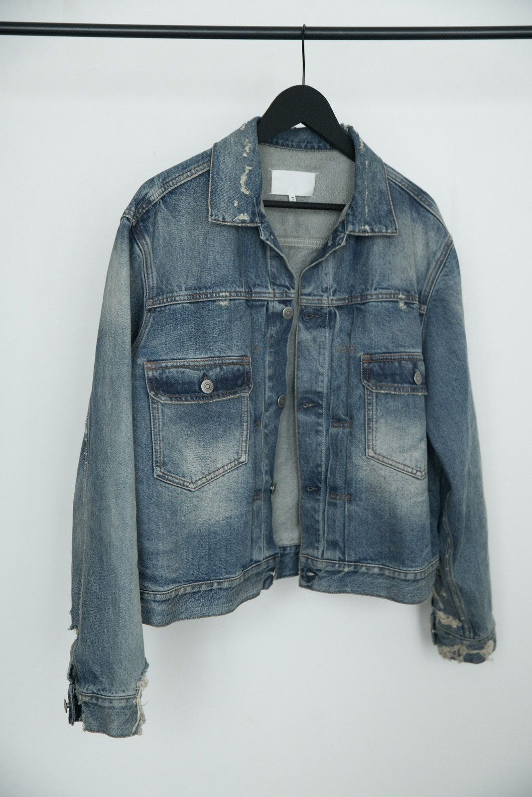 Maison Margiela Maison Margiela cropped distress denim jacket Size US M / EU 48-50 / 2 - 4 Thumbnail