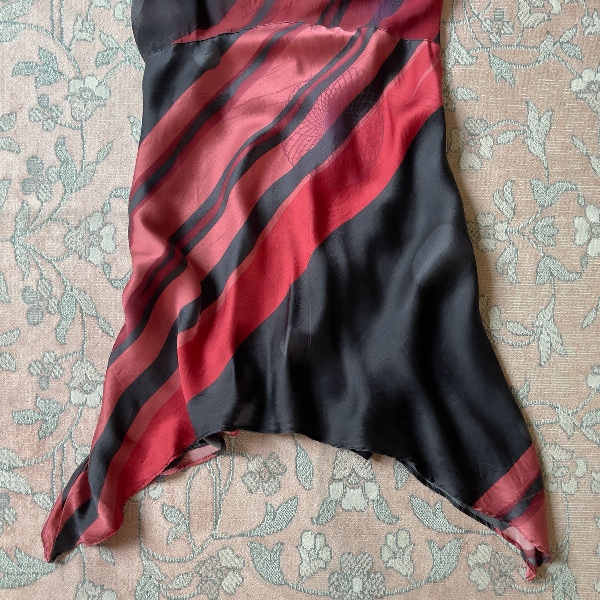 Victoria's Secret Victoria’s Secret Silk Halter-Neck Slip Dress (S–M) Size M / US 6-8 / IT 42-44 - 14 Thumbnail
