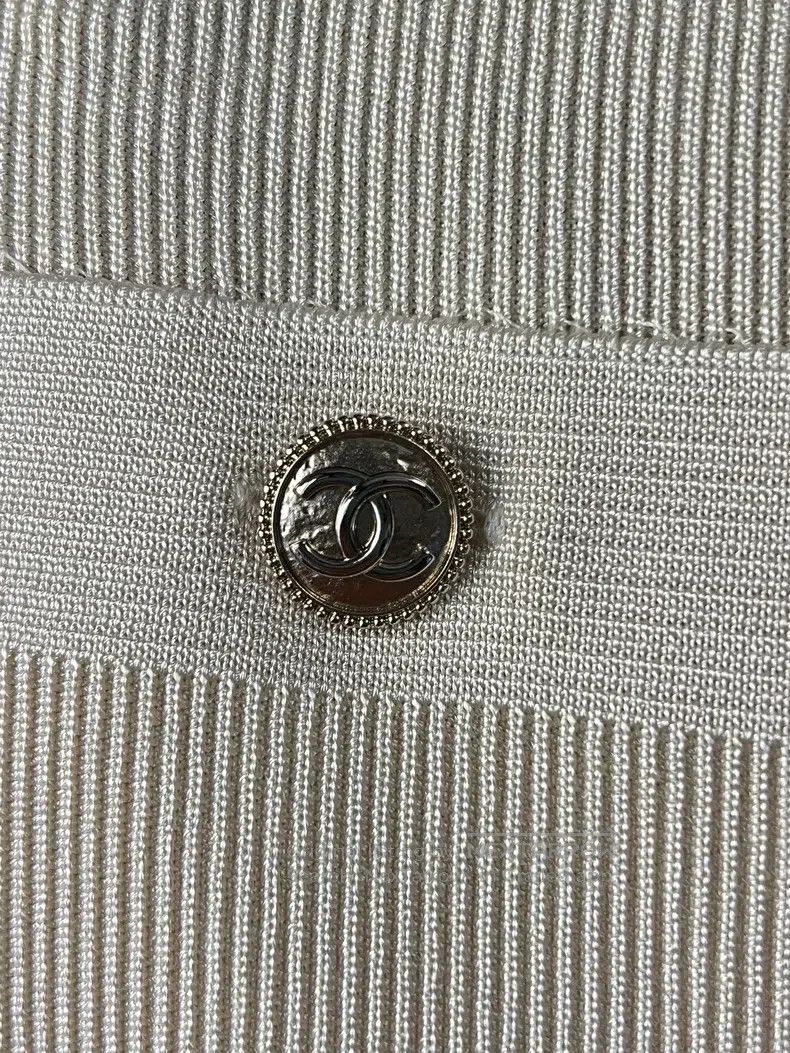 Chanel Chanel White knitted skirt Size 42" / US 20 - 4 Thumbnail