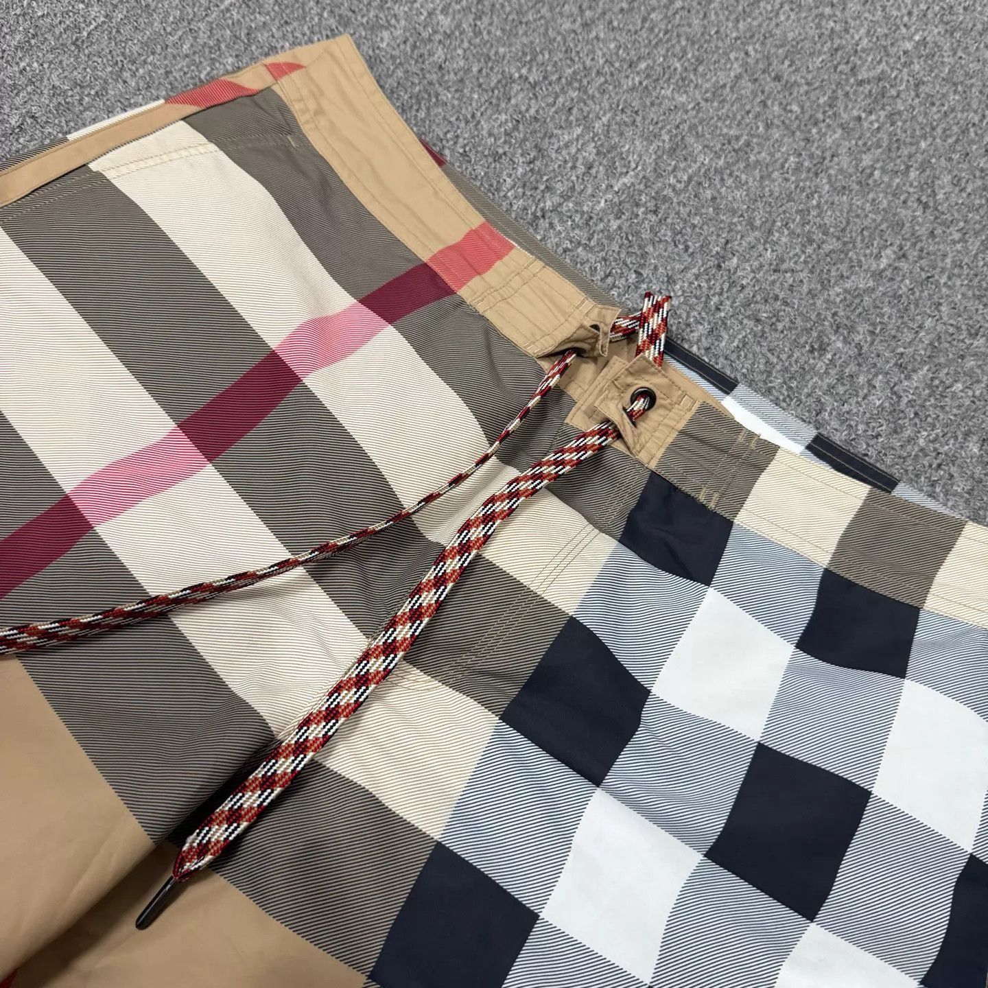 Burberry Burberry Classic Check shorts L mint Size 28" / US 6 / IT 42 - 3 Thumbnail
