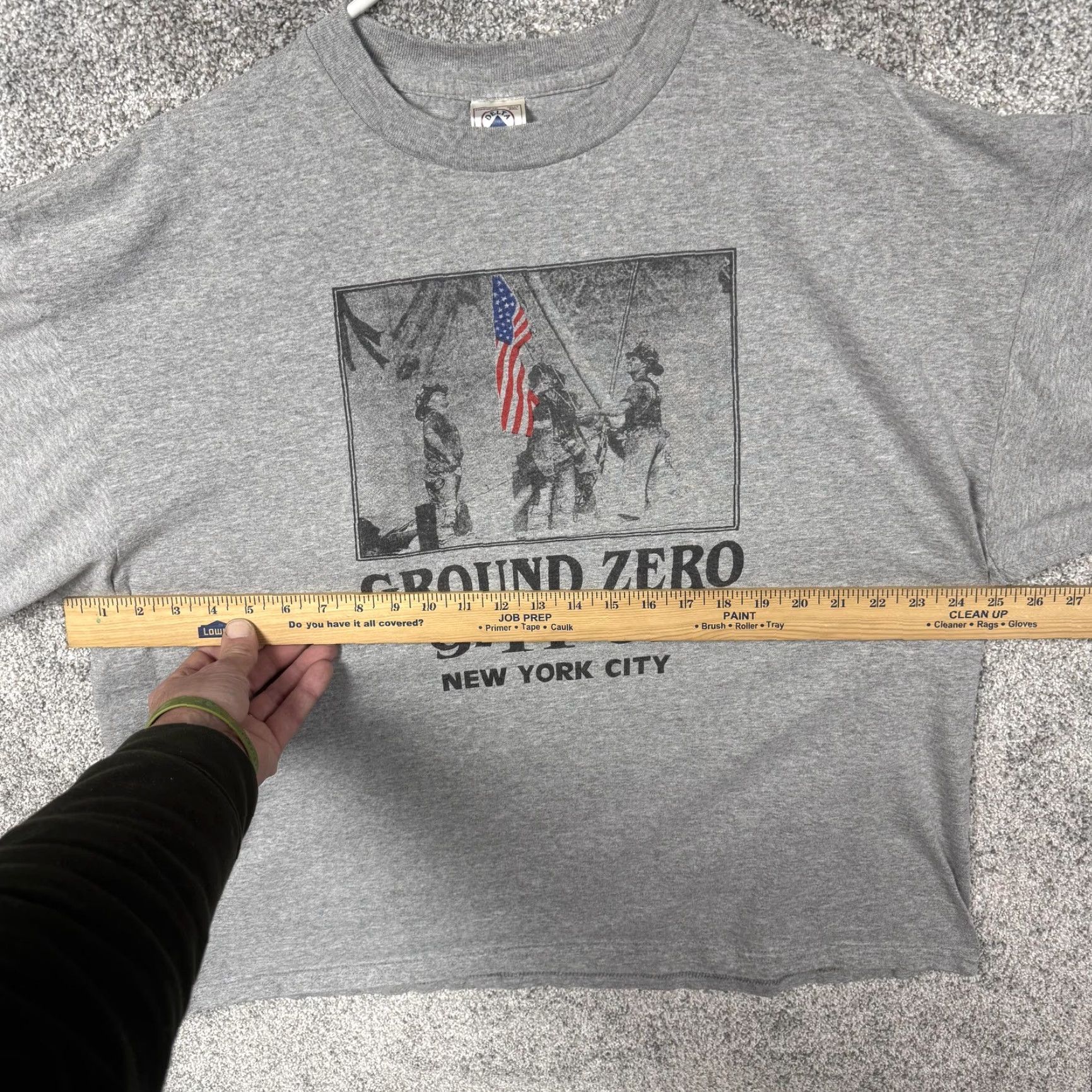 Delta VINTAGE Ground Zero 9-11-01 NEW YORK CITY USA Patriotic Delta Pro Weight T-Shirt Mens 2XL Gray Crew Neck Short Sleeve Graphic Print Size US XXL / EU 58 / 5 - 3 Thumbnail