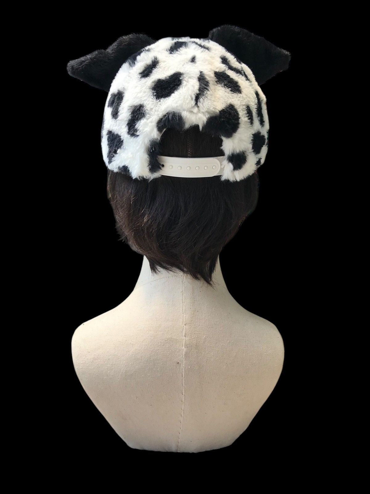 Disney × Japanese Brand AUTHENTIC 101 DALMATIAN FULL FAUX FUR CAP HAT Size ONE SIZE - 3 Thumbnail