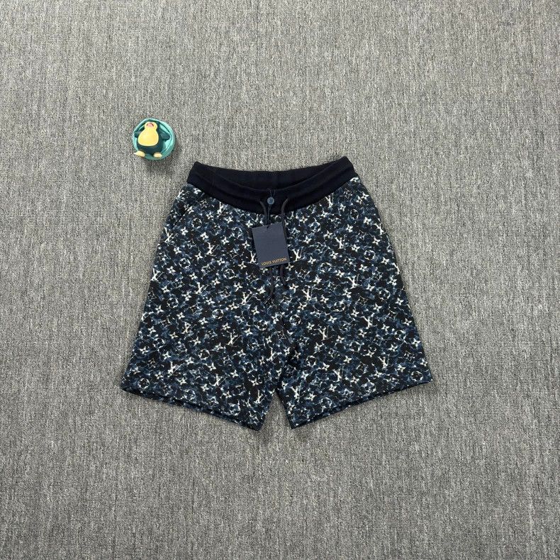 Louis Vuitton Louis Vuitton size s Tapestry Full of Logo Shorts 2501-Next Size US 28 / EU 44 - 1 Thumbnail