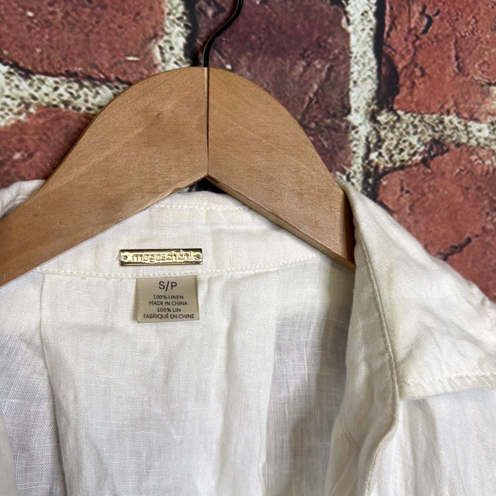Vintage VINTAGE Magaschoni 100% Linen 3/4 Sleeve Button Down Shirt White Small Womens Size S / US 4 / IT 40 - 2 Thumbnail