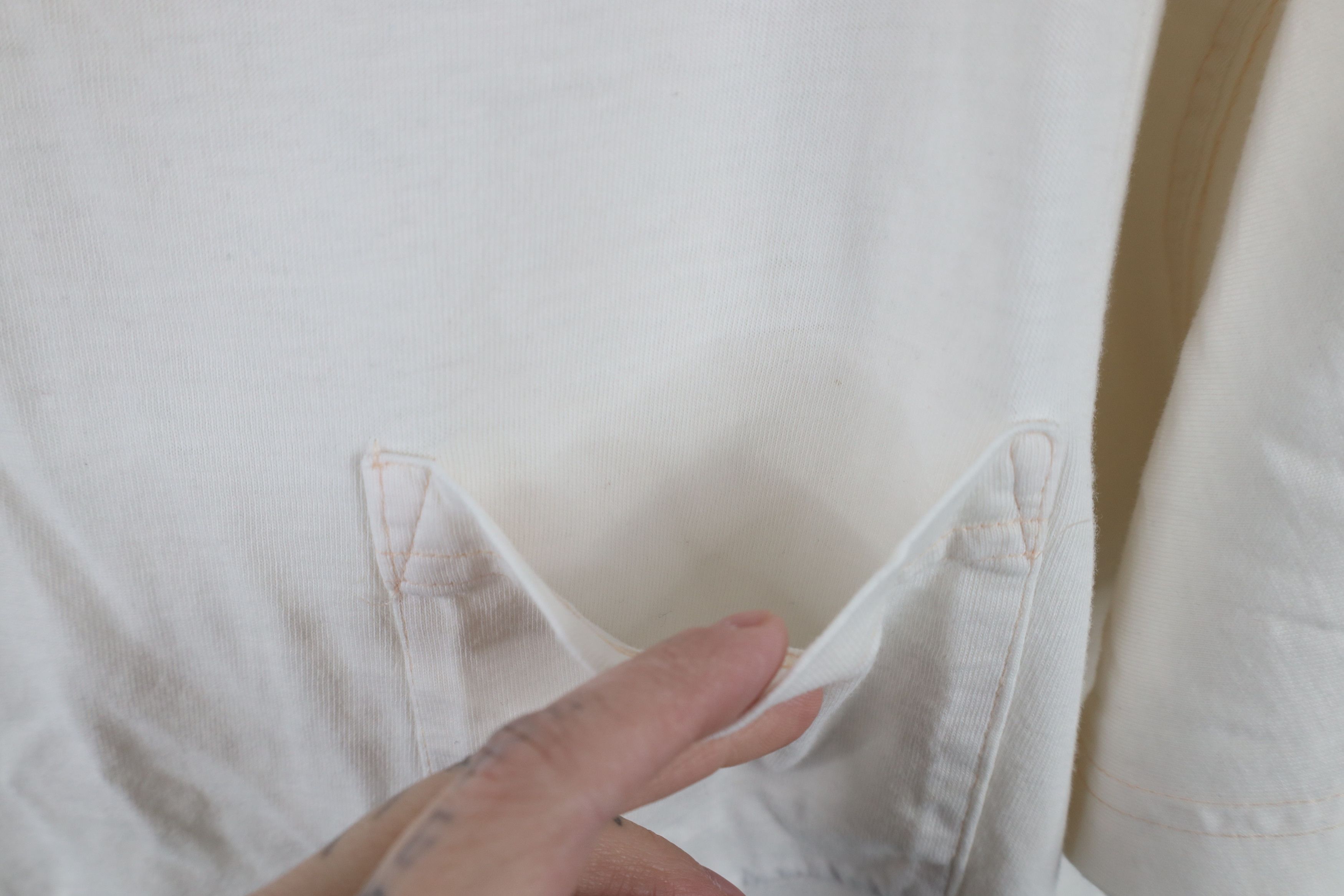 Vintage Vintage 90s Streetwear Blank Thin Soft Cotton T-Shirt Cream Size US XXL / EU 58 / 5 - 6 Thumbnail