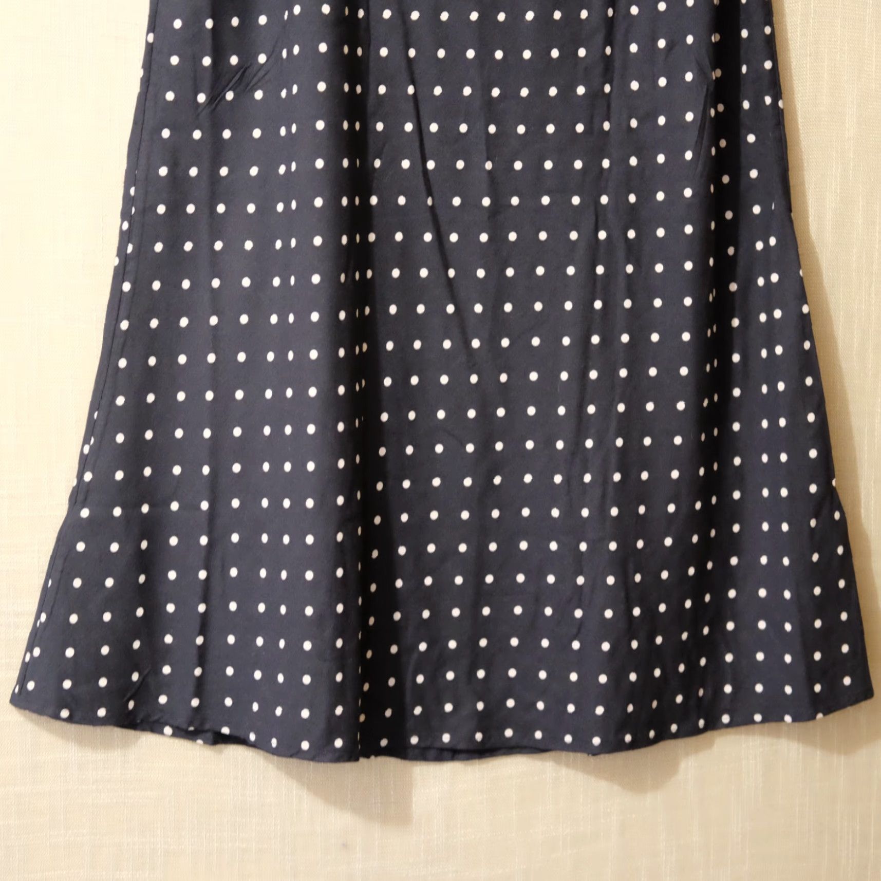 Old Navy Old Navy Midi Skirt Navy w/White Polka Dots 100% Rayon Soft Womens L #H99-13 Size 36" / US 14 / IT 50 - 6 Thumbnail