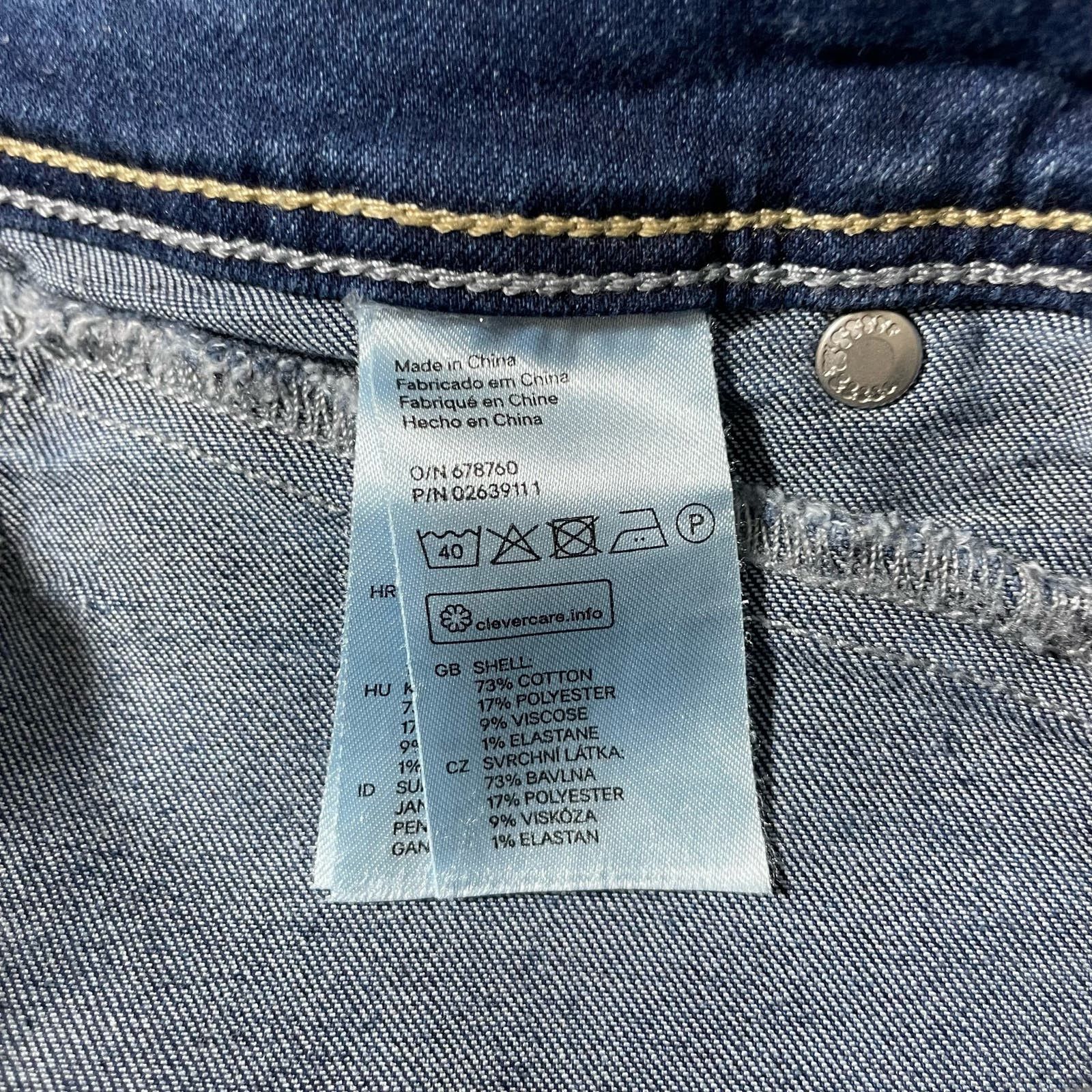 H&M H&M & Denim Low Waist Seamed Bermuda Jean Shorts - Size 8 Size 28" / US 6 / IT 42 - 5 Thumbnail