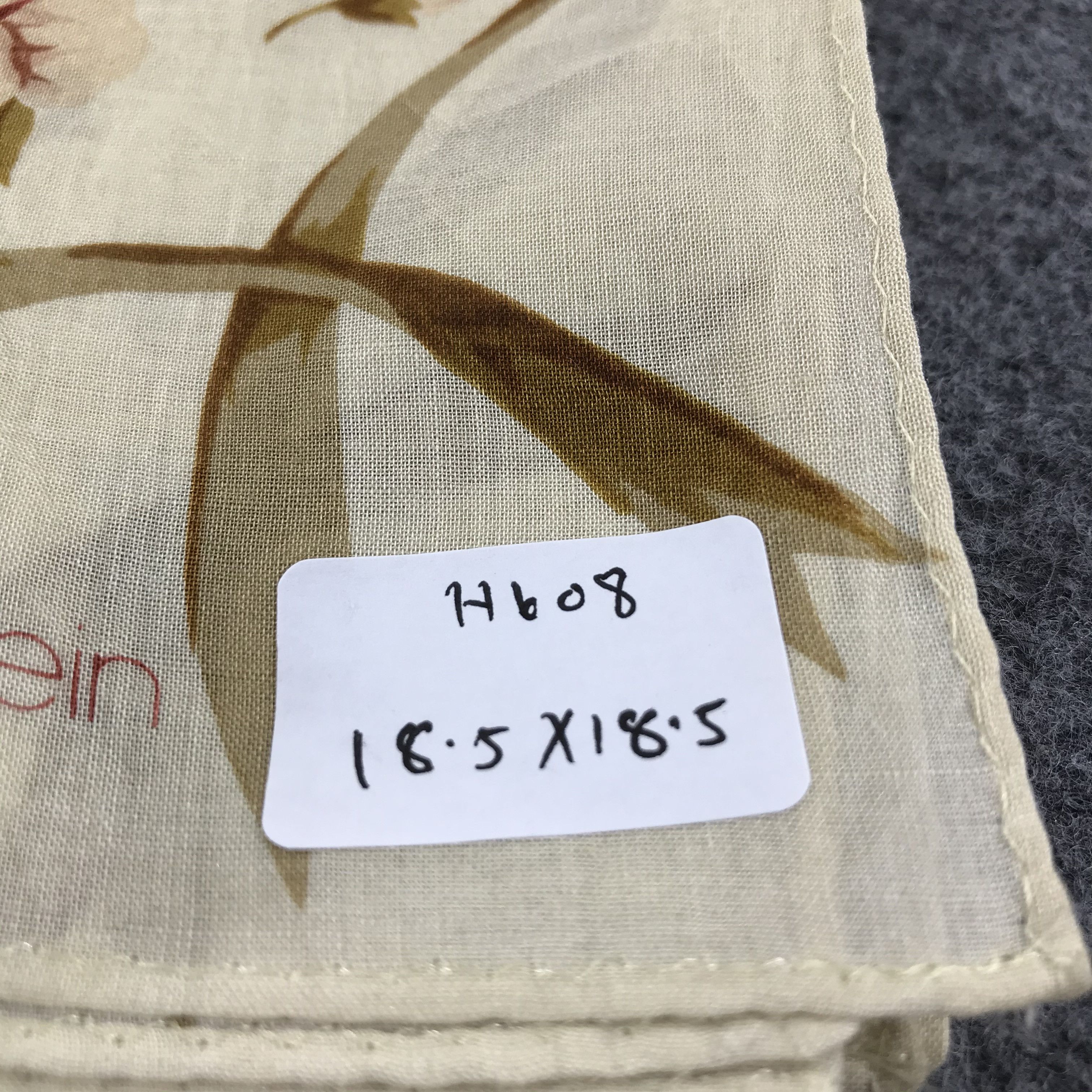 Calvin Klein Calvin Klein Handkerchief Neckerchief Bandana H608 Size ONE SIZE - 10 Thumbnail