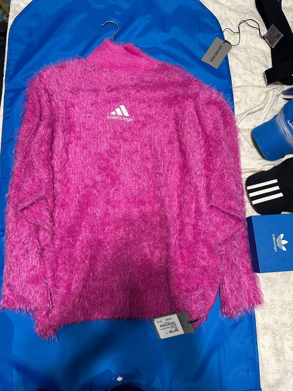 Balenciaga Balenciaga x adidas fur turtleneck Size US M / EU 48-50 / 2 - 1 Thumbnail