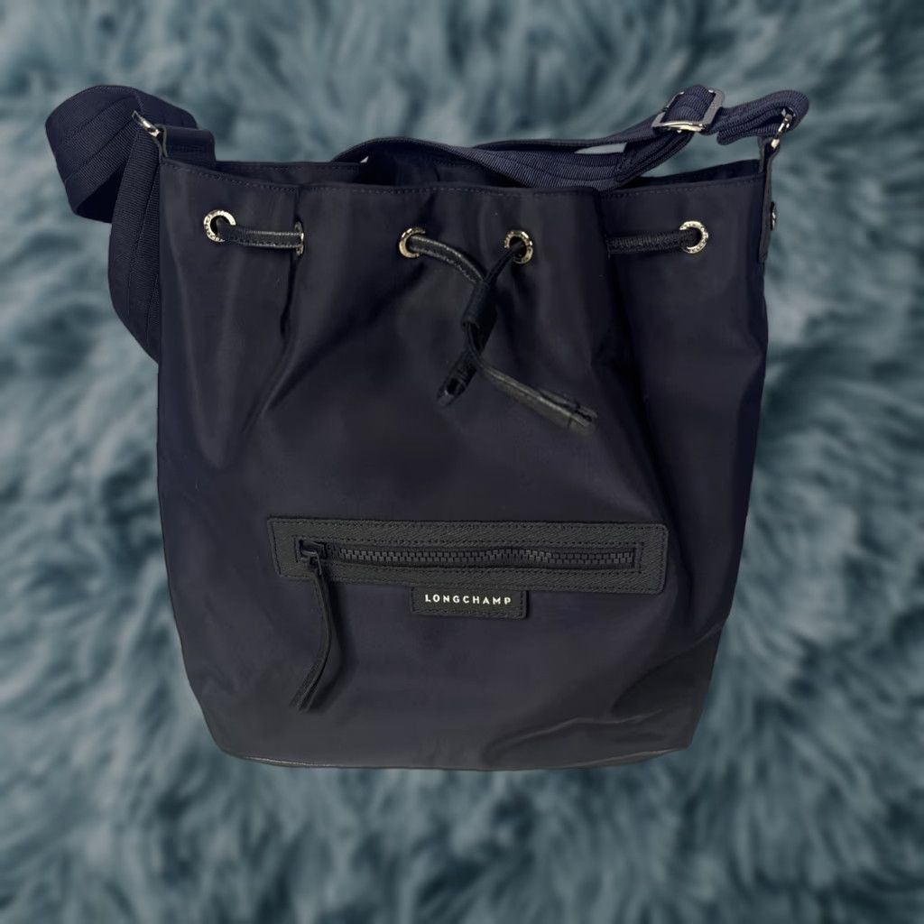 Longchamp Longchamp Le Pliage Neo Bucket Nylon Bag Crossbody Navy Blue Unisex Navy Longchamp Le Pliage Neo Bucket Nylon Bag Crossbody Unisex Size ONE SIZE - 1 Thumbnail