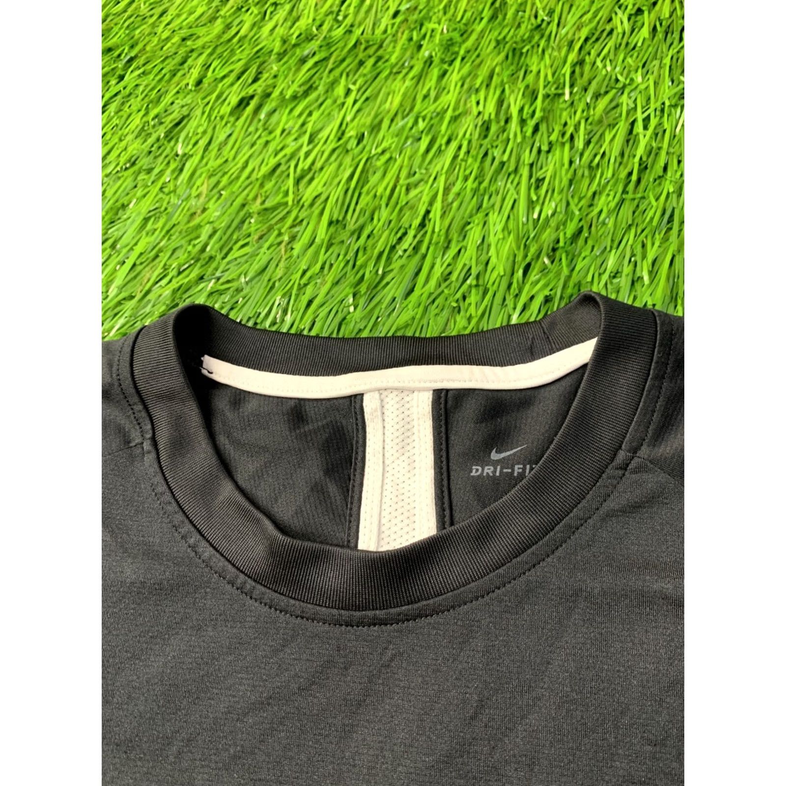 Nike Nike Academy Dri-FIT Football Shirt XXL Men Black and White Soccer Jersey T-Shirt 2019 Model Size US XXL / EU 58 / 5 - 4 Thumbnail