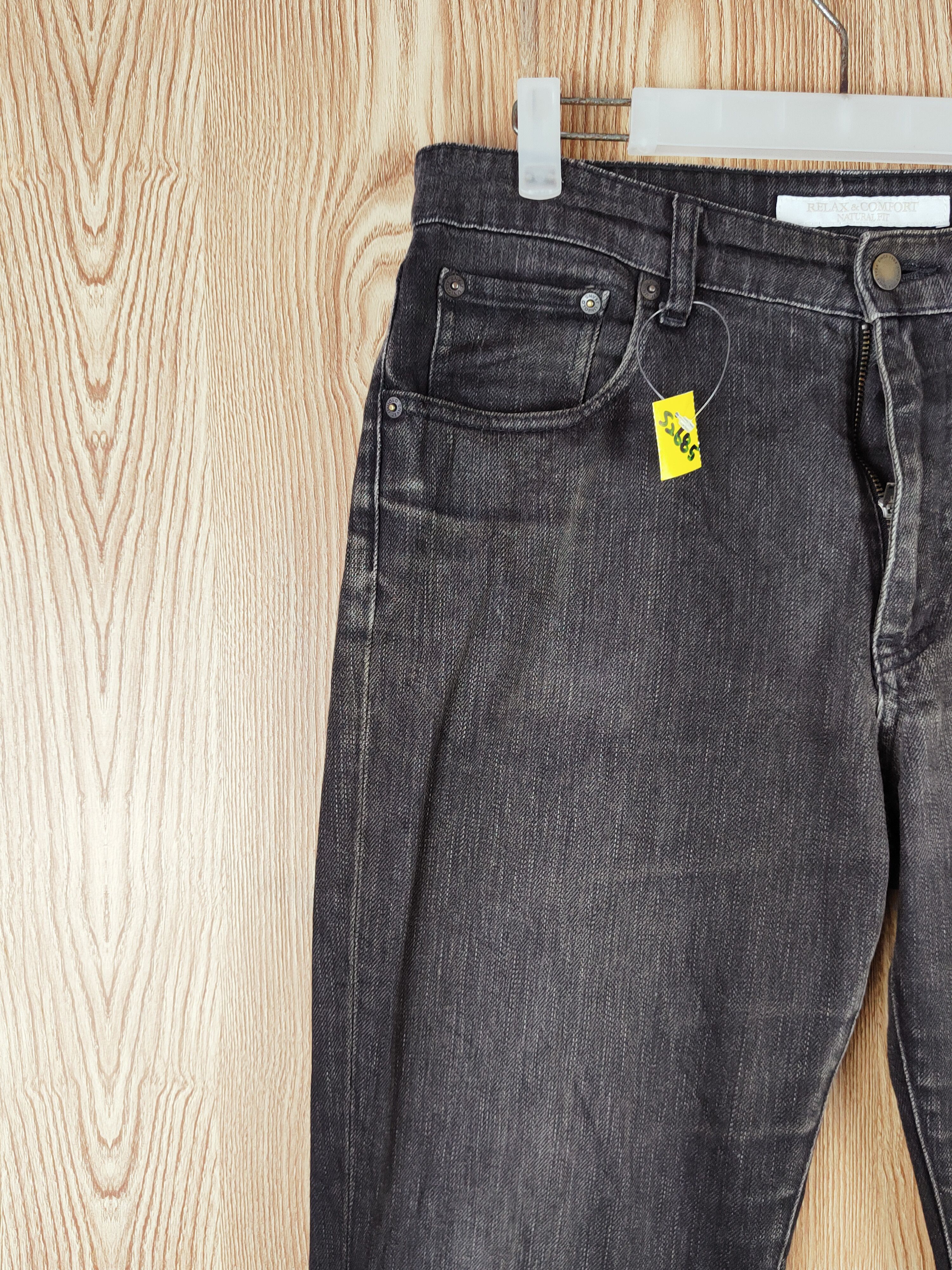 Japanese Brand Uniqlo Black Distressed Ripped Jeans #2685 Size US 31 - 3 Thumbnail