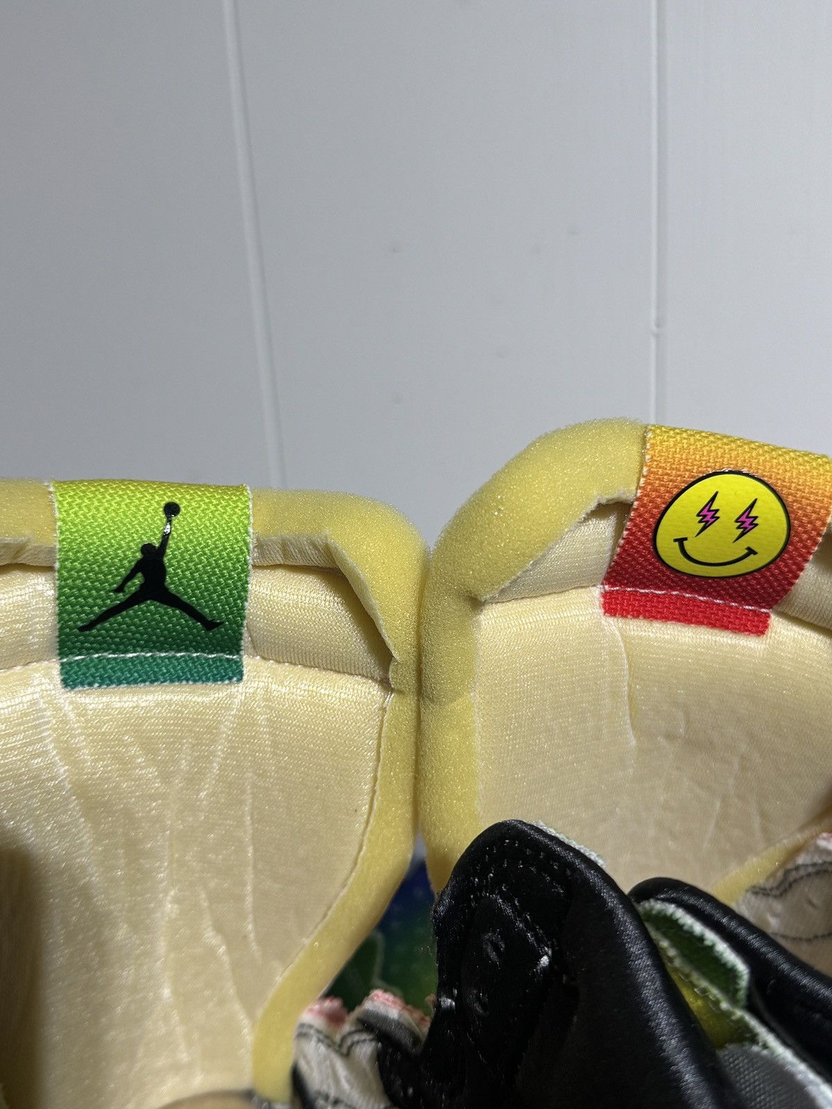 Jordan Brand Air Jordan 1 Retro OG High x J Balvin Tie Dye Multicolor Size US 10.5 / EU 43-44 - 18 Thumbnail