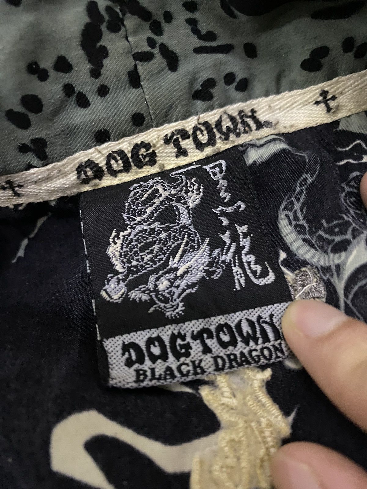 Dogtown Dogtown all over print Kimono dragon Size US M / EU 48-50 / 2 - 3 Thumbnail