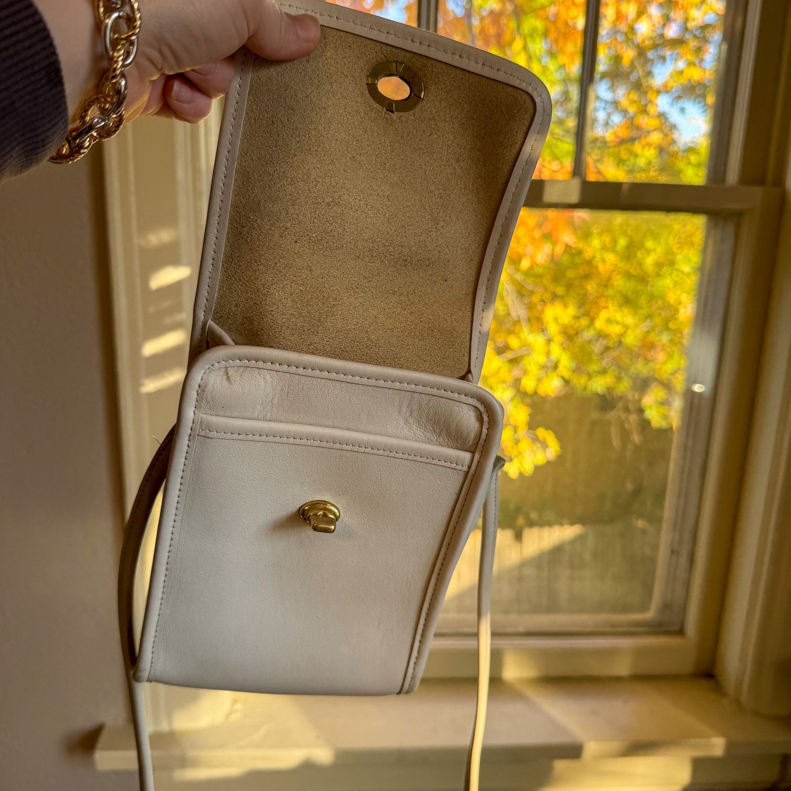 Coach 🥛 COACH 9993 White/Cream Leather Mini Turnlock Crossbody Size ONE SIZE - 2 Thumbnail