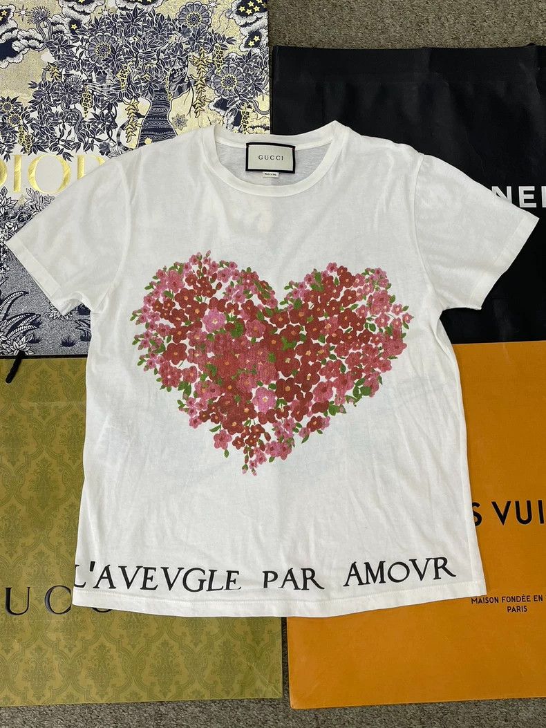 Gucci Gucci Heart Floral Letter Print T-shirt - dmc Size US M / EU 48-50 / 2 - 1 Thumbnail