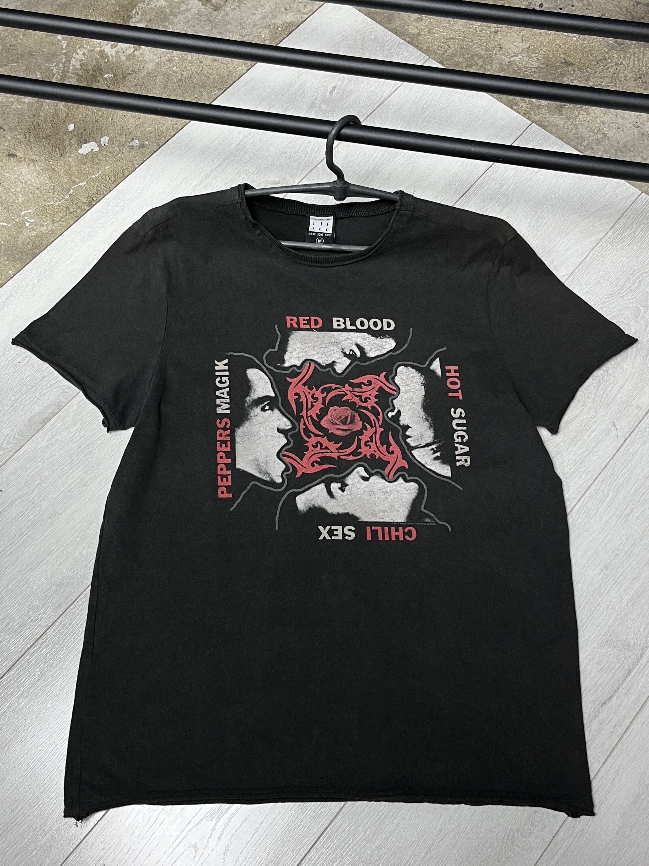 Vintage 2000s RHCP "BLOOD SUGAR SEX MAGIK" TEE - № 981 Size US M / EU 48-50 / 2 - 2 Thumbnail
