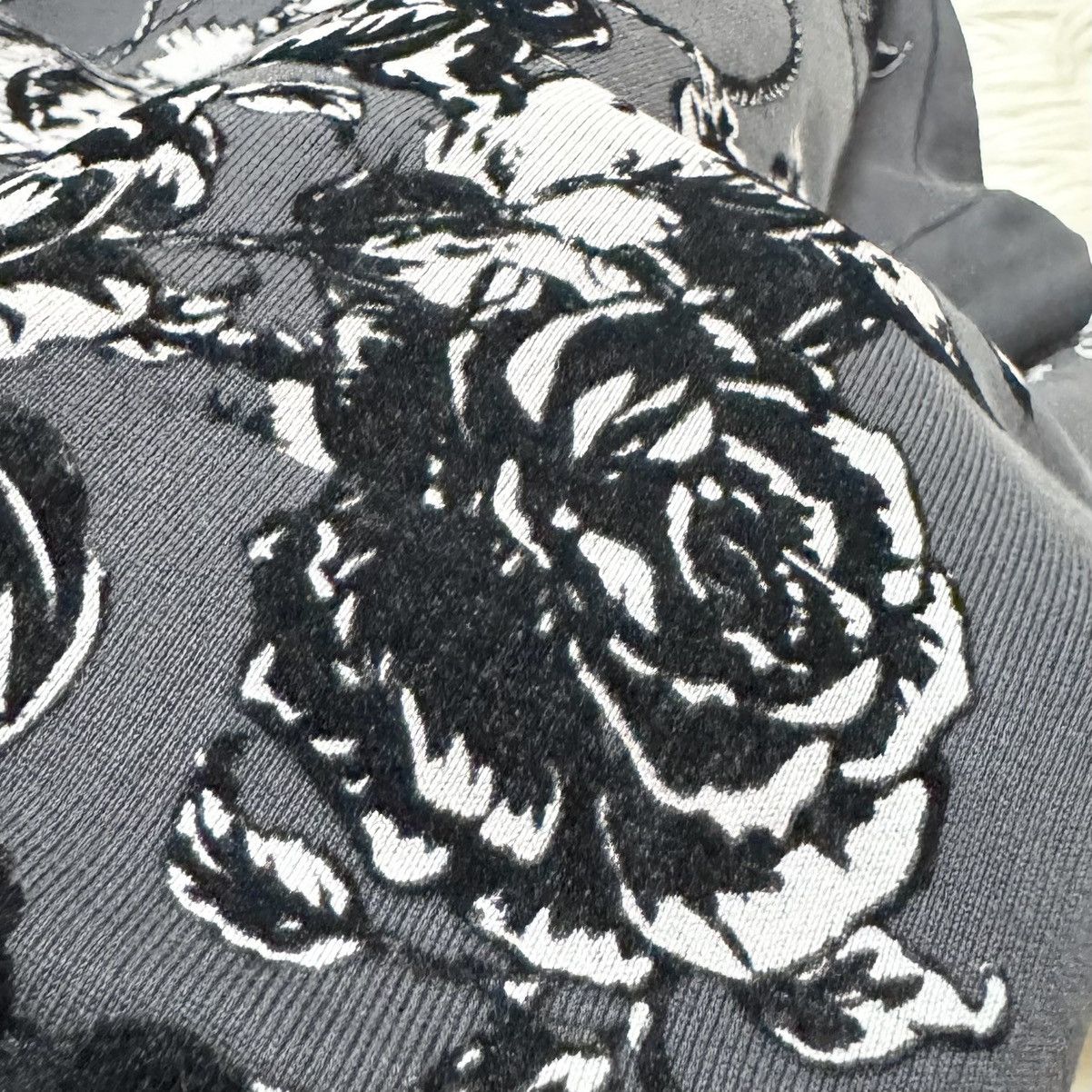 Dolce & Gabbana Dolce & Gabbana Heart and Rose Design Hoodie Pullover Size US S / EU 44-46 / 1 - 8 Thumbnail