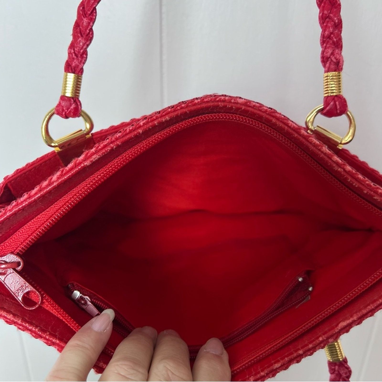 Vintage Vintage Red Medal Mesh Shoulder Bag Size ONE SIZE - 12 Thumbnail