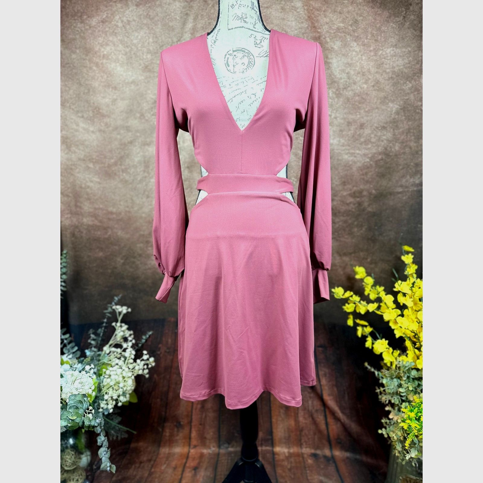 Susana Monaco Susana Monaco Deep V Neck Cut Out Back Dress Lipgloss XL Size XL / US 12-14 / IT 48-50 - 7 Thumbnail