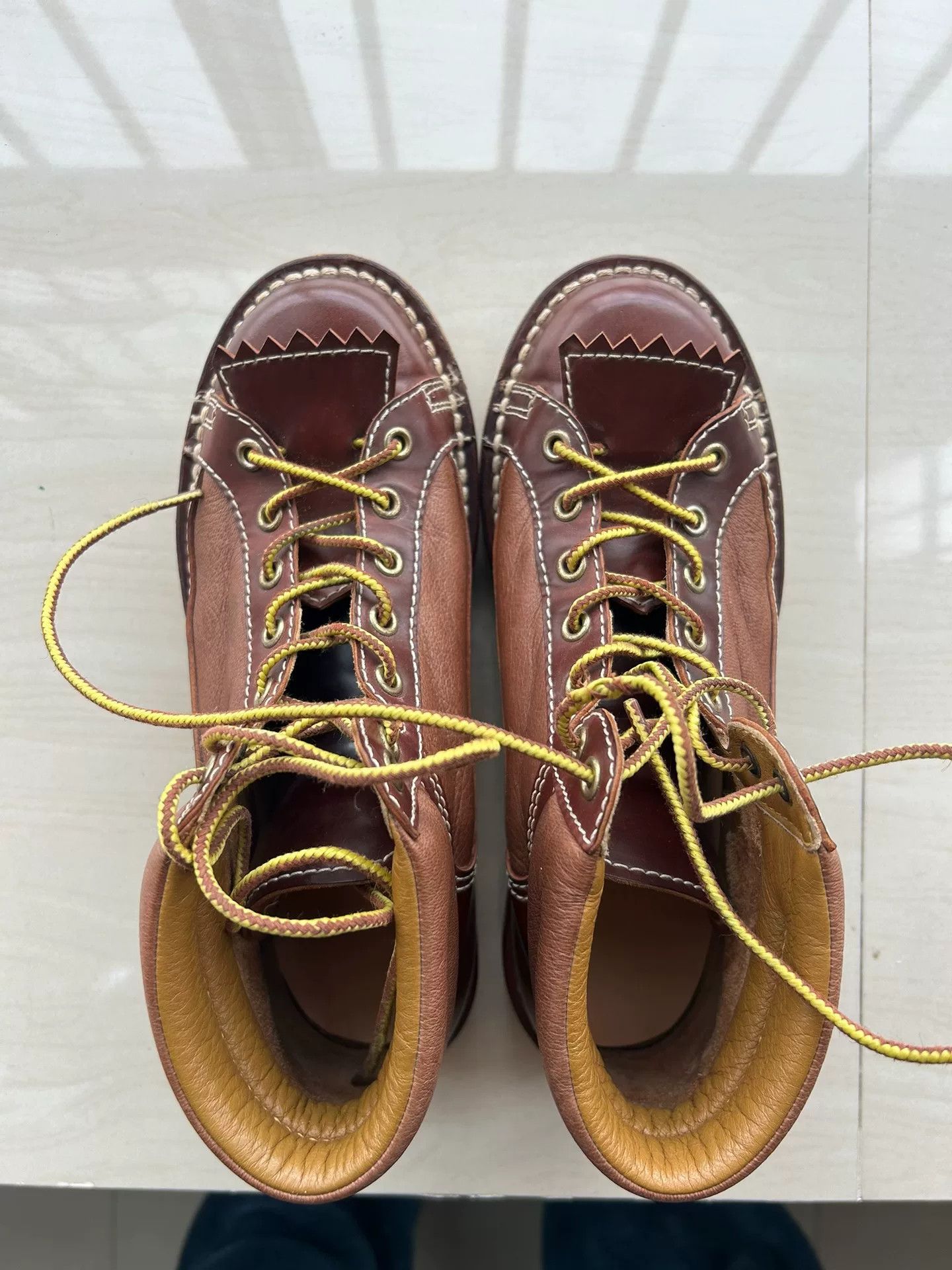 flat head hourse hide shoes size 24