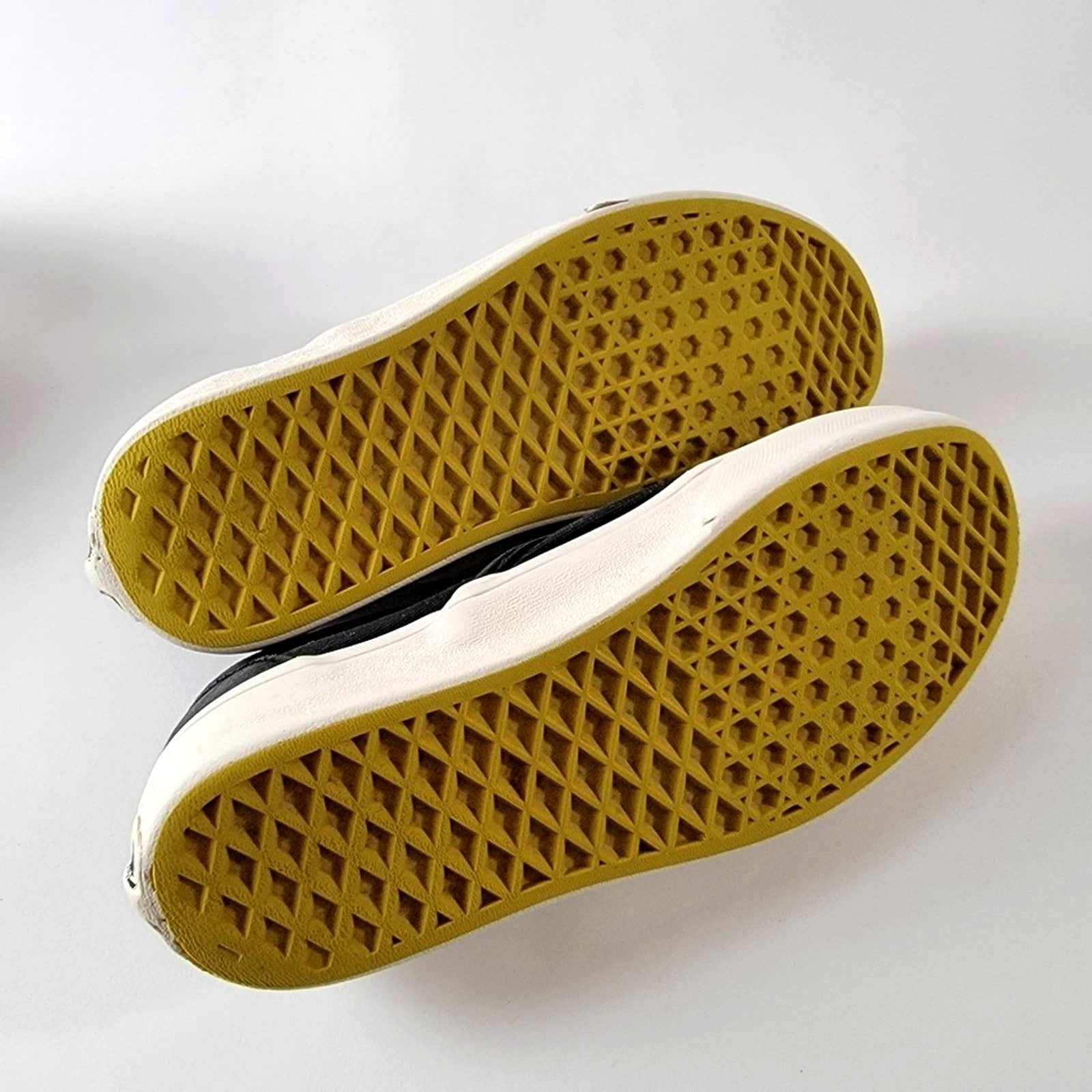 Vans Vans Slip On x Harry Potter HufflePuff Sneakers - 5.5 Size US 5.5 / IT 35.5 - 8 Thumbnail