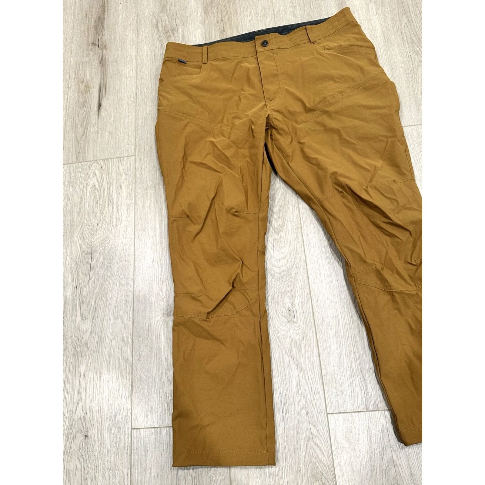 Vintage Kuhl Pants Men Chino Casual Travel Workwear 40x28 Tobacco Brown Nylon Spandex Breathing Pockets Cargo Pocket Slim Tapered Renegade Size US 40 / EU 56 - 3 Thumbnail