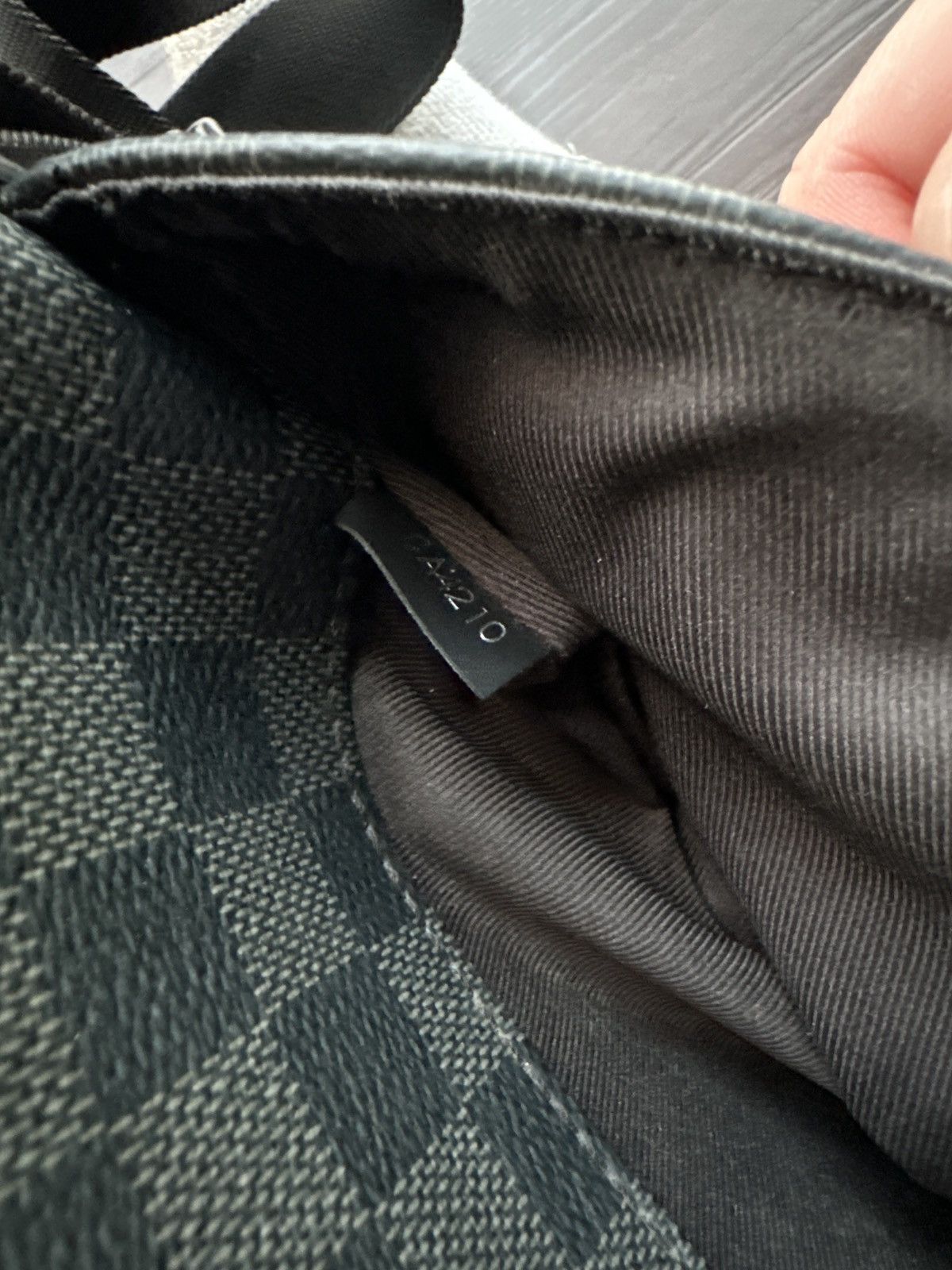 Louis Vuitton Louis Vuitton Damier Graphite Black Messenger Bag Size ONE SIZE - 10 Thumbnail