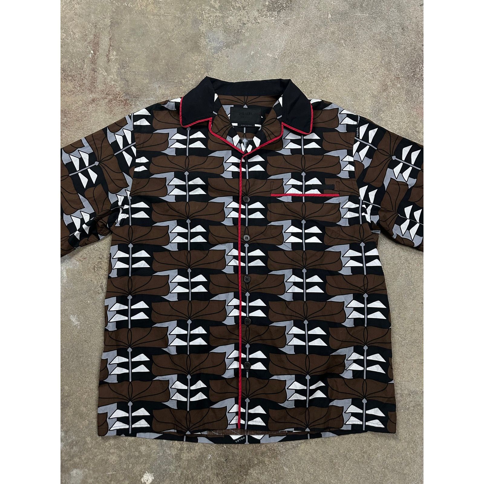Prada Prada Brown White Button Up Used Large Size US L / EU 52-54 / 3 - 1 Thumbnail