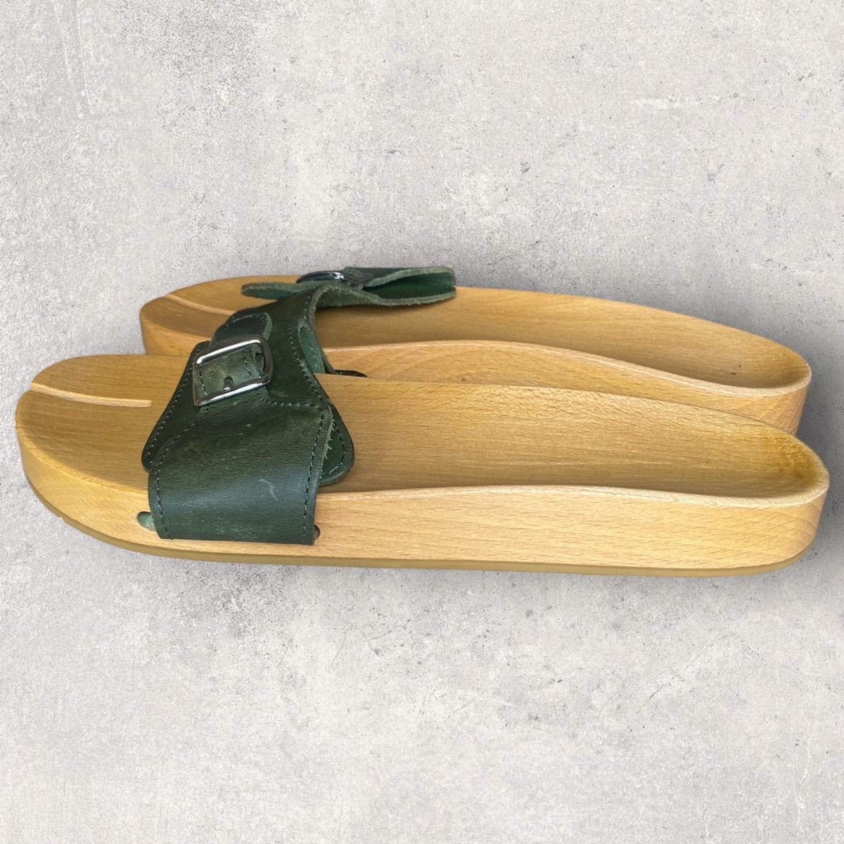 Maison Margiela SS05 MM6 wood tabi clogs with green leather straps Size US 7.5 / IT 37.5 - 3 Thumbnail