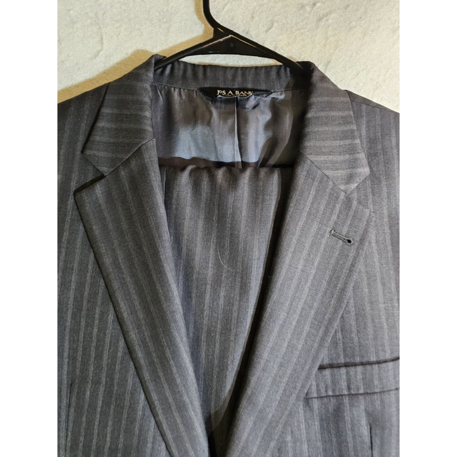 Jos. A. Bank Jos A Bank 2pc Suit Signature Collection Silk Wool Charcoal Striped 43R 34x30 Mens Size 46R - 4 Thumbnail