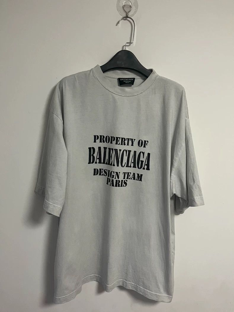 Balenciaga Balenciaga Making old short-sleeved T-shirts with grey Des Size US S / EU 44-46 / 1 - 1 Thumbnail