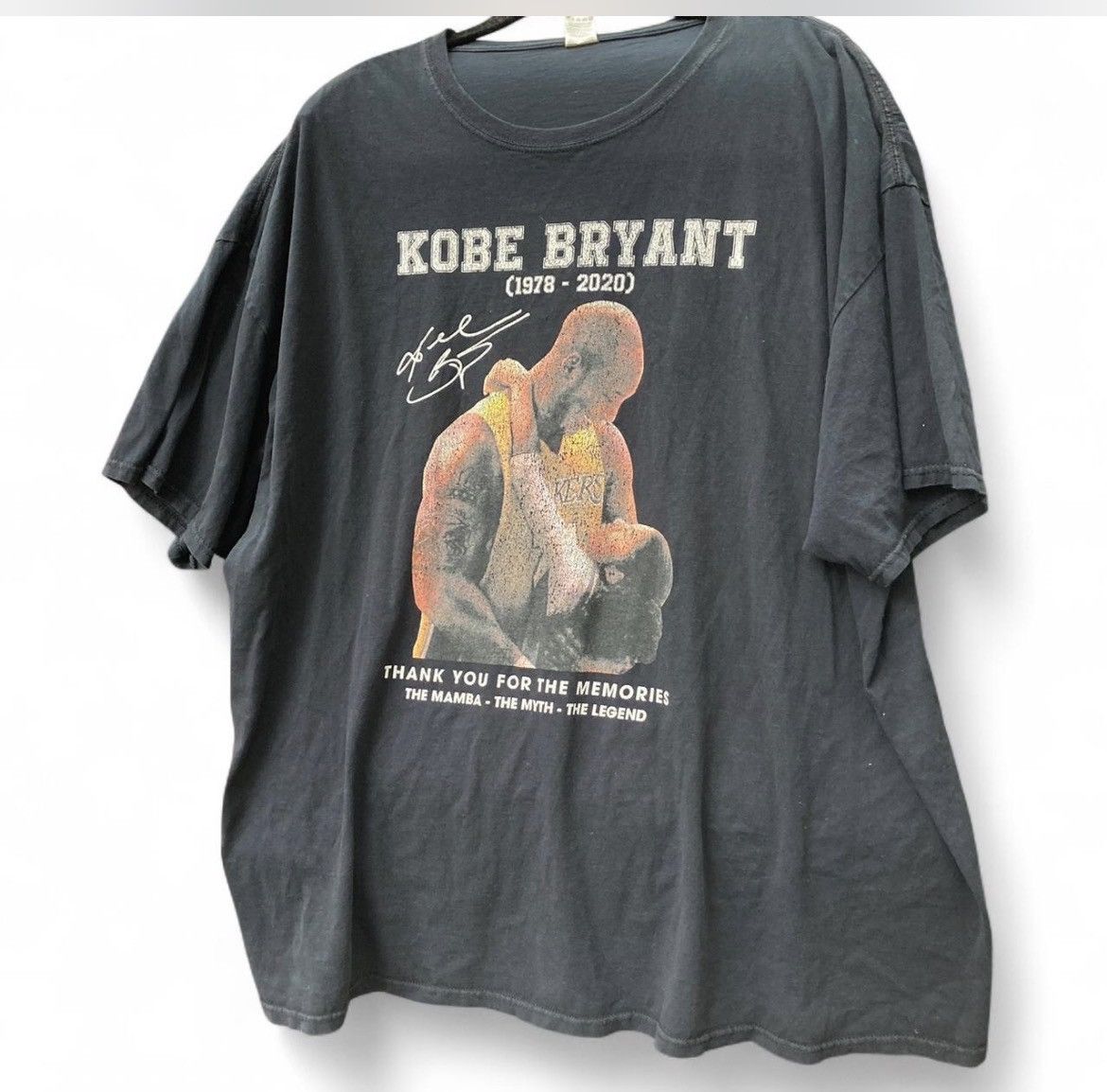 NBA Lakers Kobe Bryant Tribute Black HD Cotton Graphic Tee 3XL Size US XXL / EU 58 / 5 - 1 Thumbnail