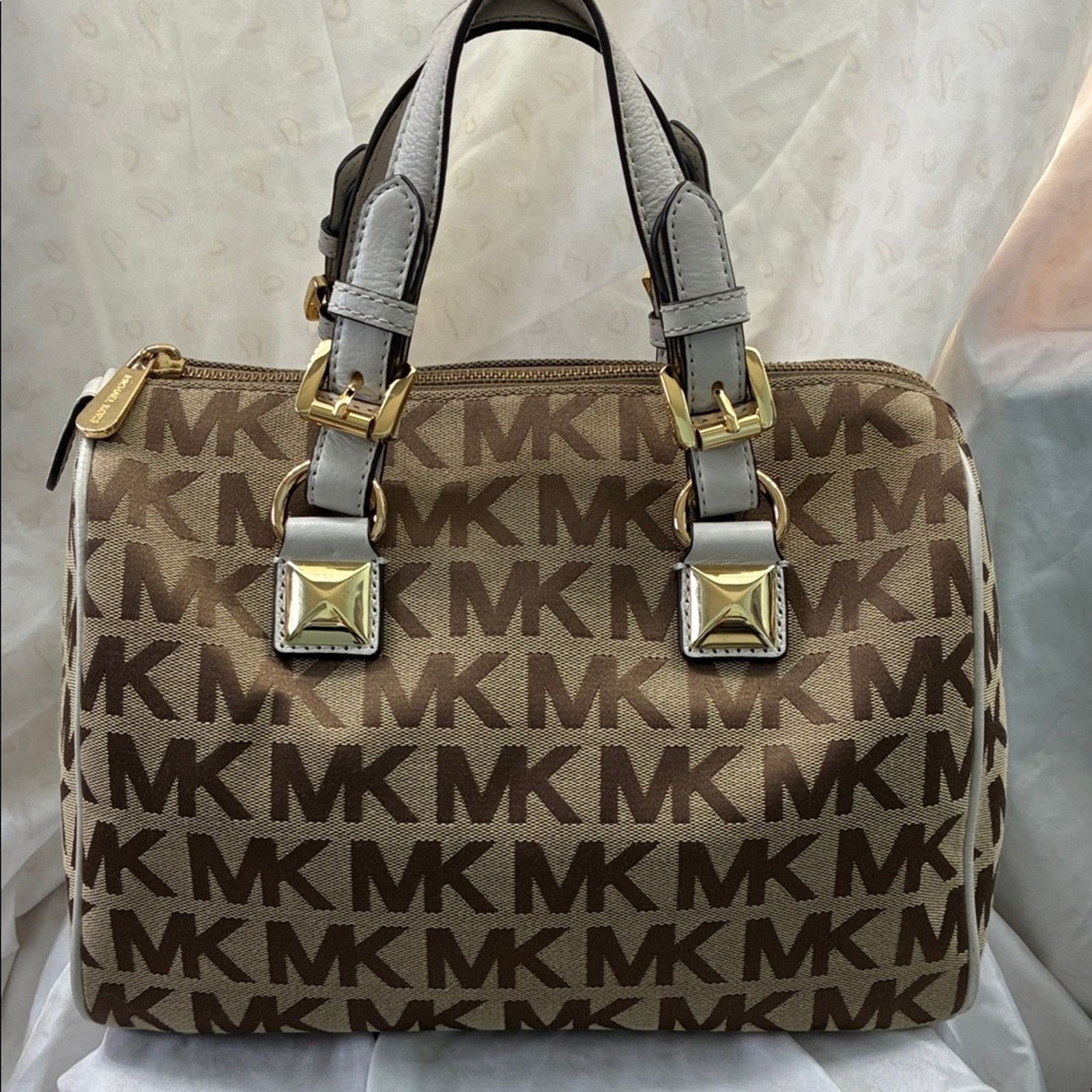 Michael Kors Michael Kors Grayson Monogram Handbag Size ONE SIZE - 6 Thumbnail