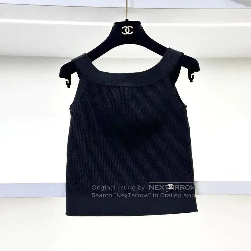 Chanel Chanel Black Silk Off-Shoulder Knit T-Shirt . Size M / US 6-8 / IT 42-44 - 1 Thumbnail