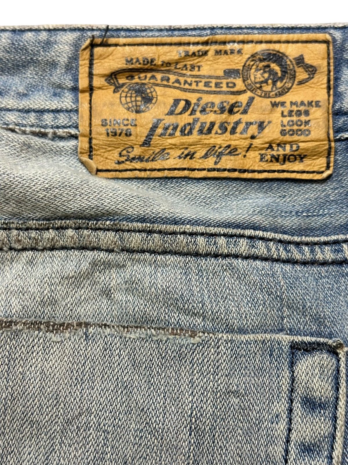 Diesel Vintage Diesel Viker Baggy Mudwash Faded Denim Size US 40 / EU 56 - 7 Thumbnail