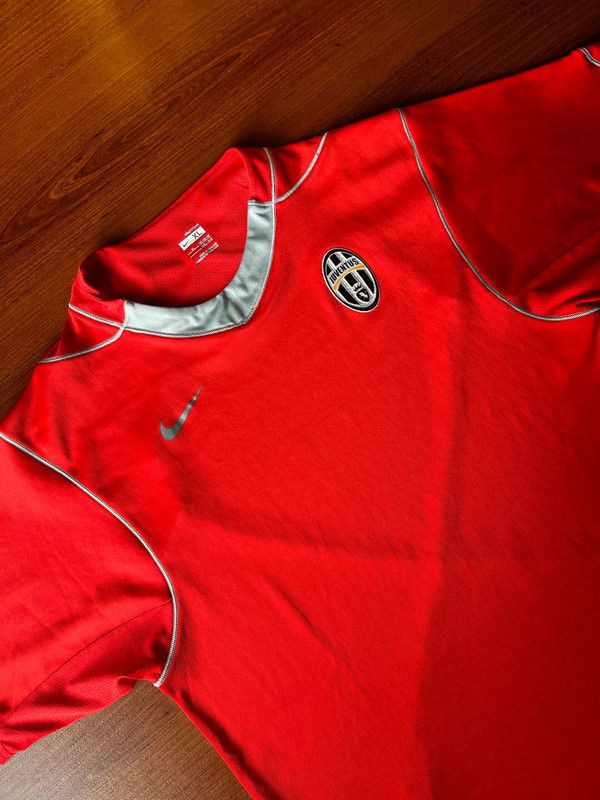 Other Juventus Nike Red 2007/08 Training Football Size US XS / EU 42 / 0 - 1 Thumbnail