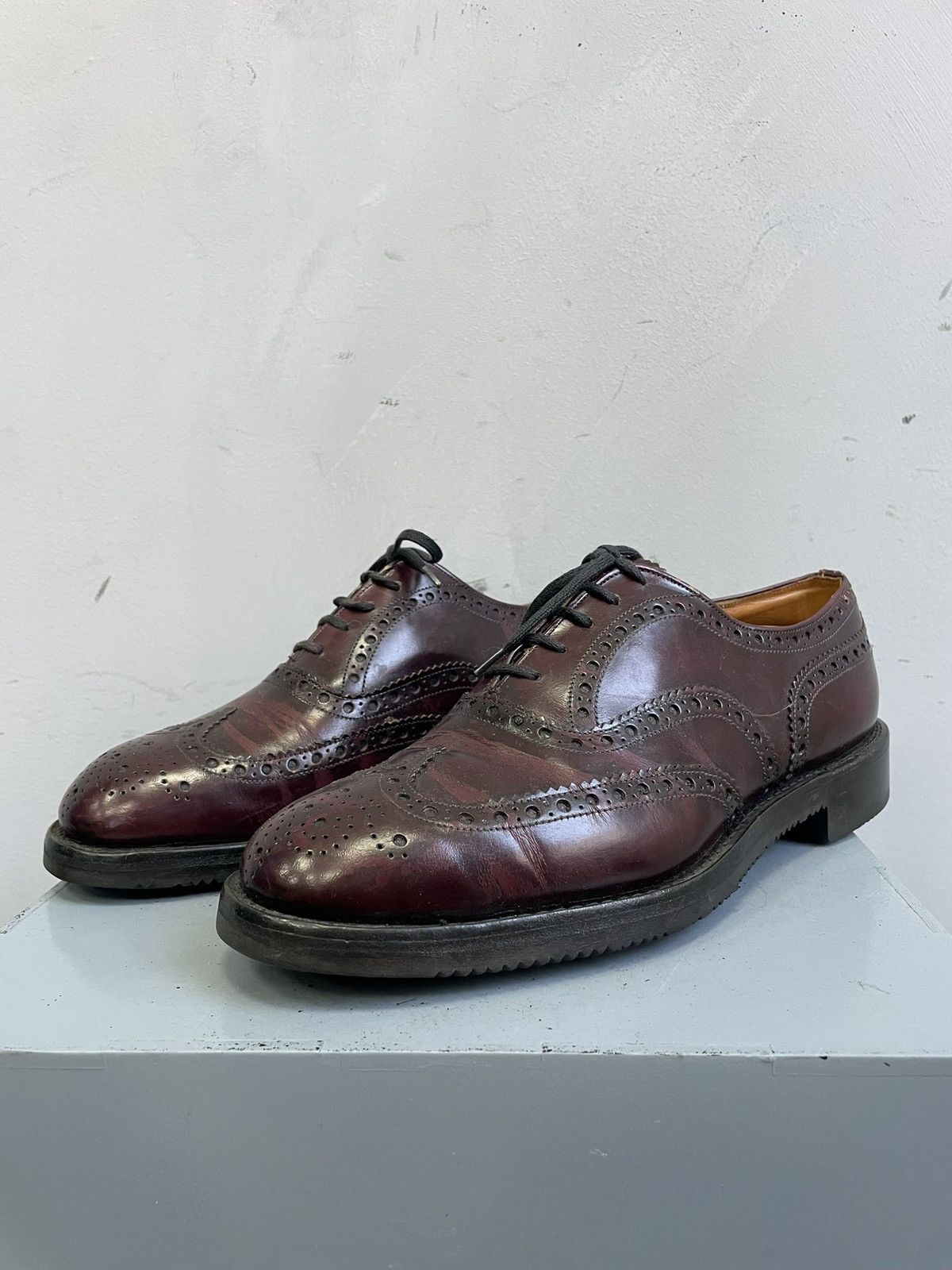 Church's Churchs brogue red sporty shoes bold classic style Size US 8.5 / EU 41-42 - 5 Thumbnail