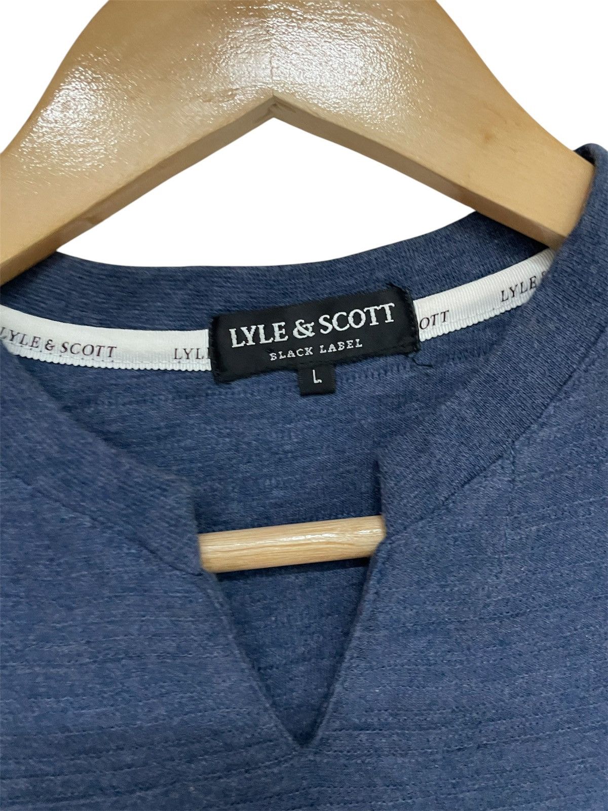 Fred Perry × Lacoste × Lyle & Scott Lyle & Scott Black Label Assymetrical Tee shirt Size US L / EU 52-54 / 3 - 8 Thumbnail