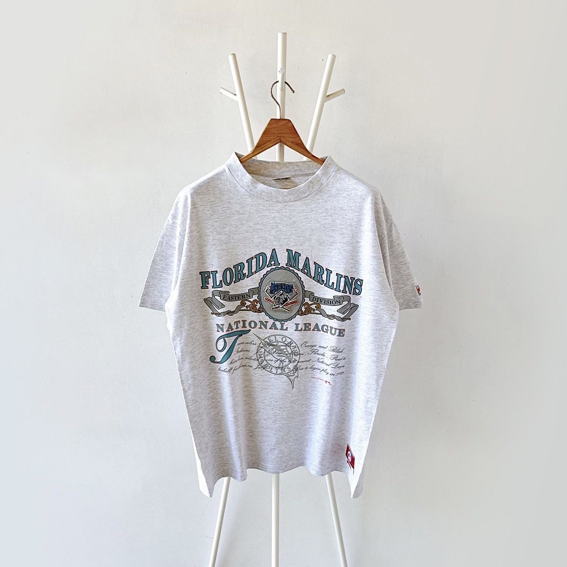 Vintage 90s Florida Marlins MLB t-shirt/ XL Size US XL / EU 56 / 4 - 1 Thumbnail
