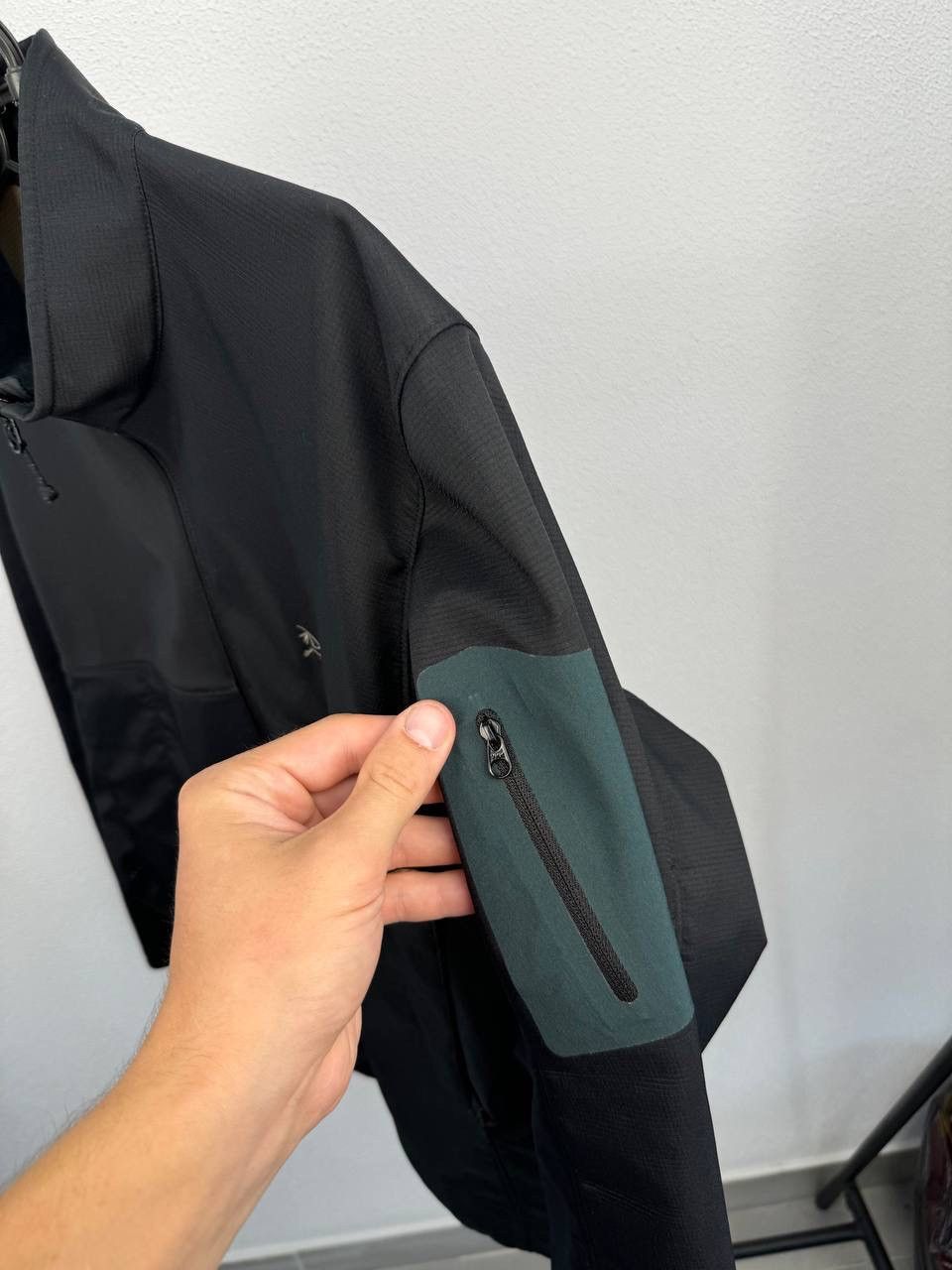 Arc'teryx × Vintage Vintage Arcteryx Shell Jacket Size L / US 10 / IT 46 - 5 Thumbnail