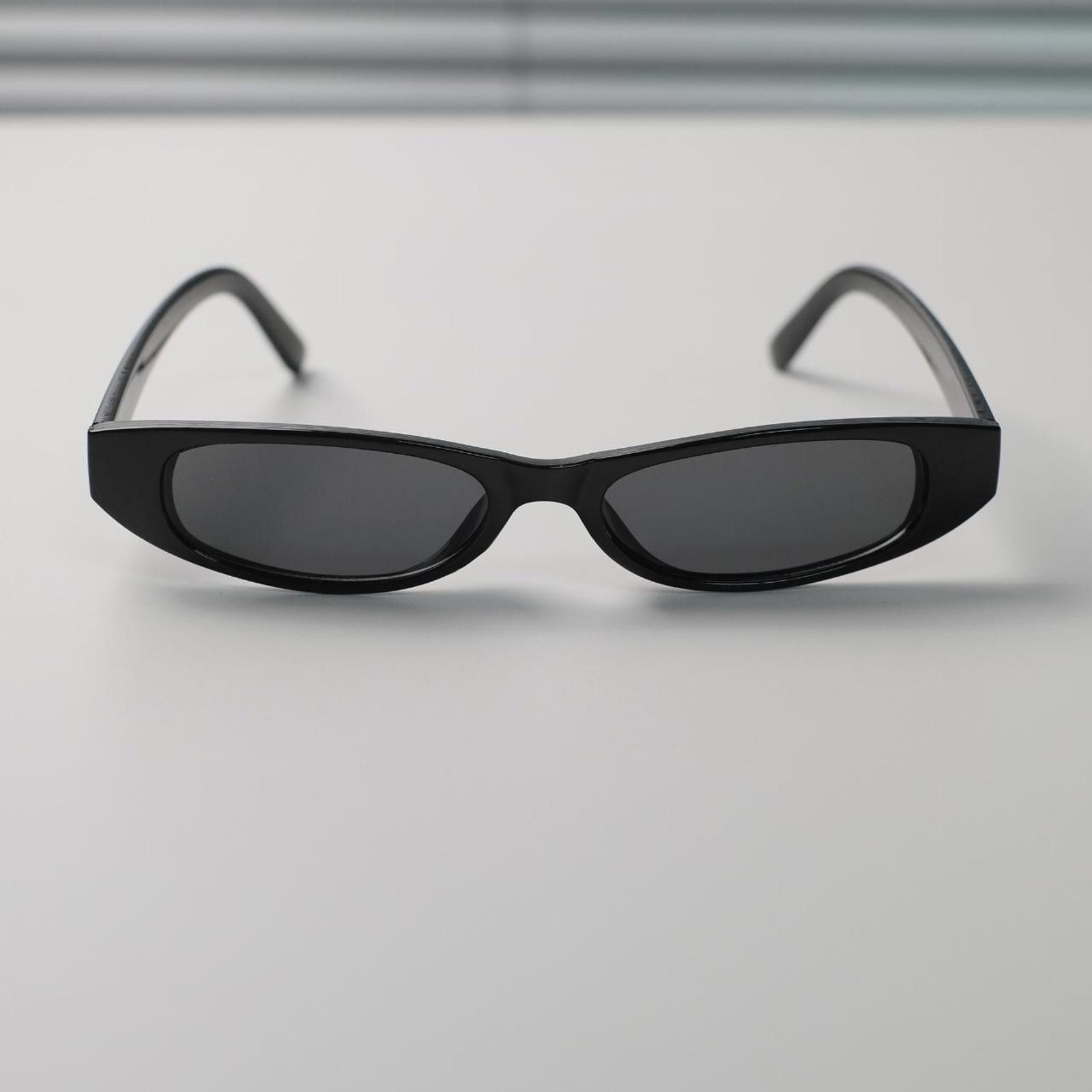Japanese Brand Y2k Vtg Avant Garde Rectangular Black Sunglasses Unisex OS Size ONE SIZE - 6 Thumbnail